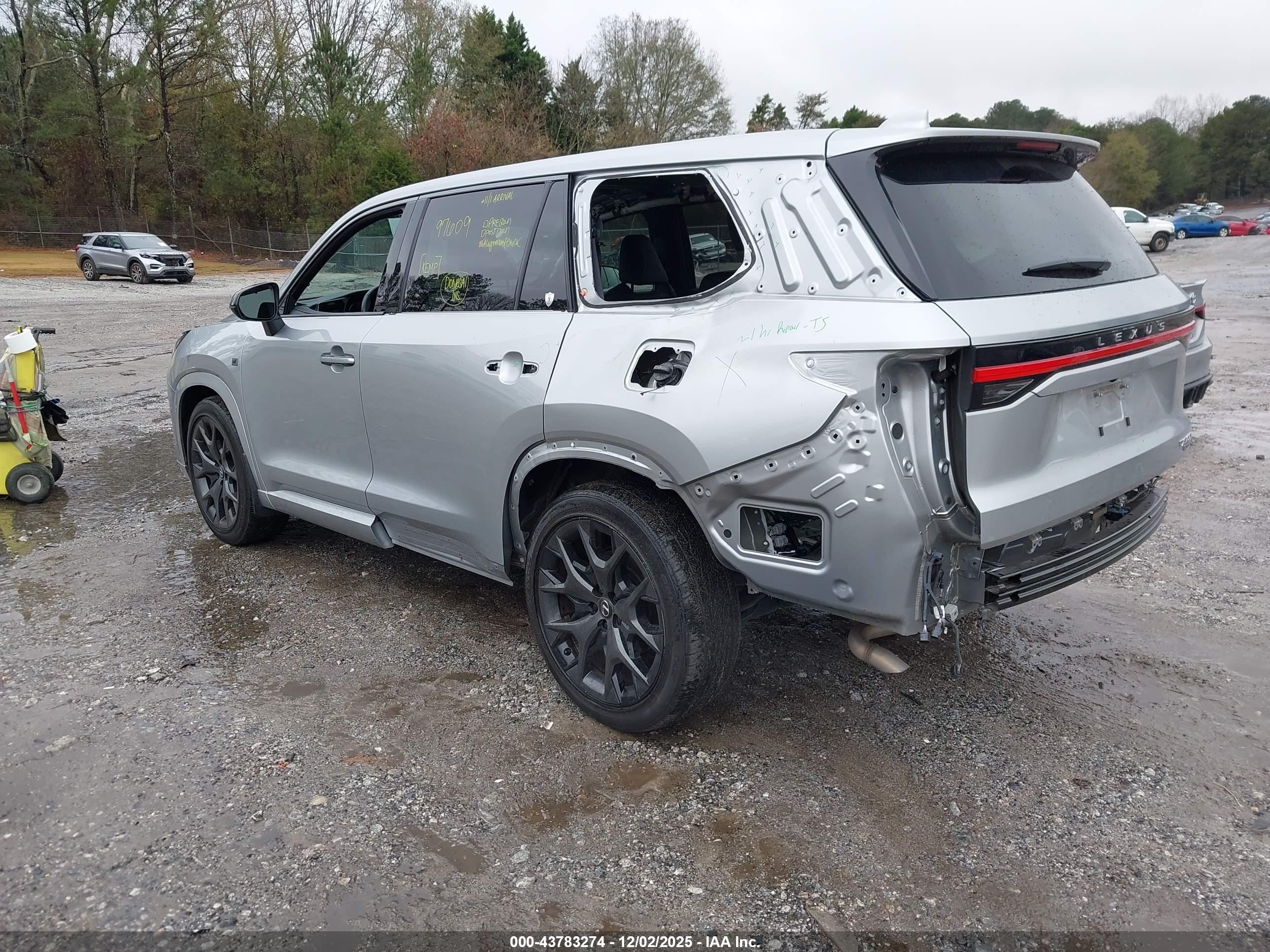 LEXUS TX image 3