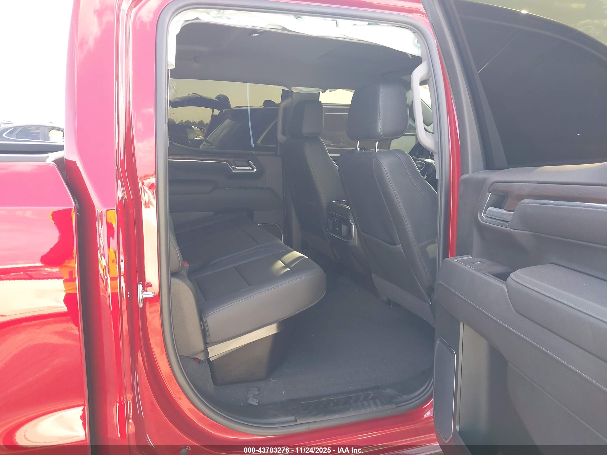 GMC SIERRA image 8