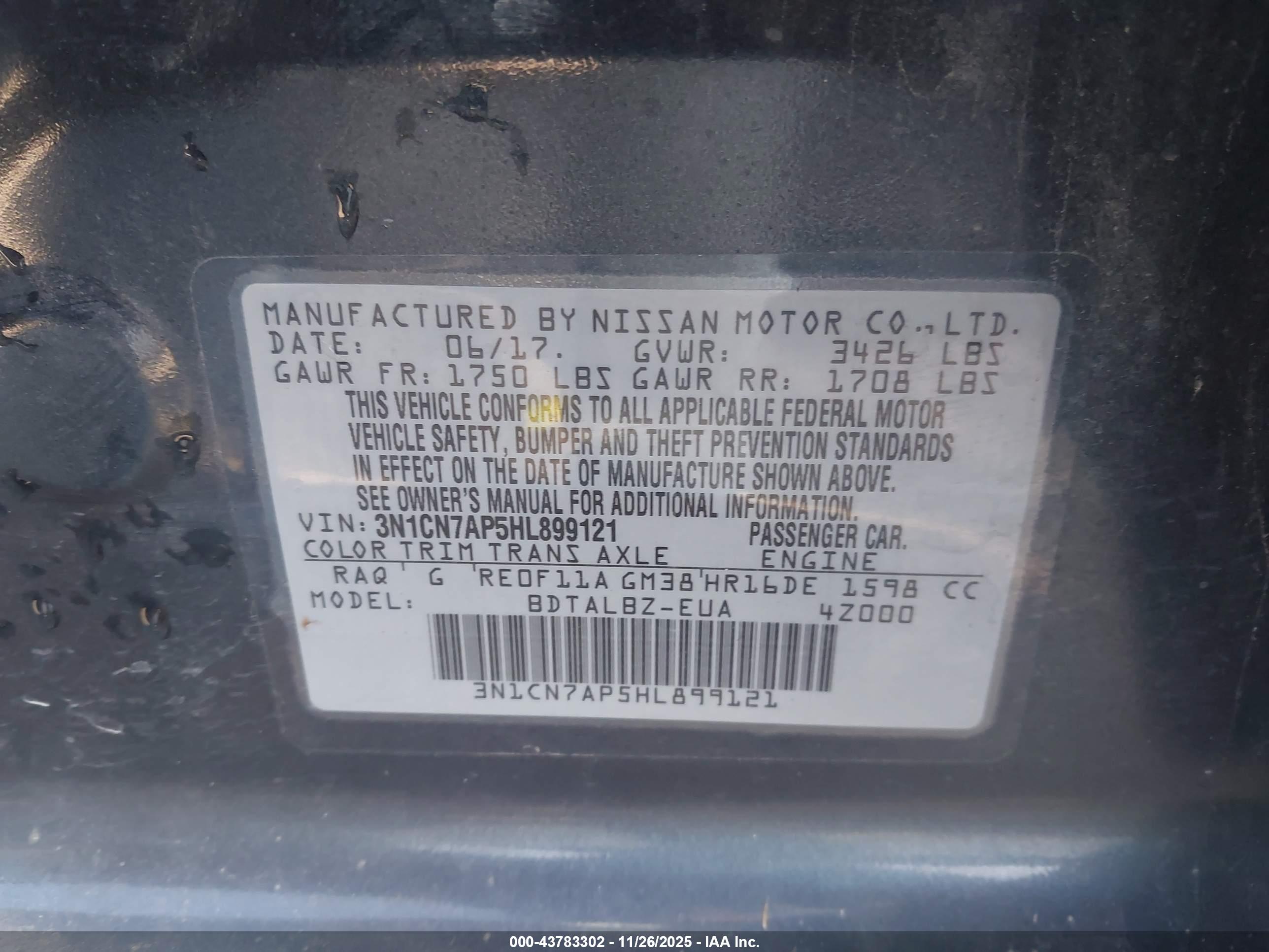 NISSAN VERSA image 9