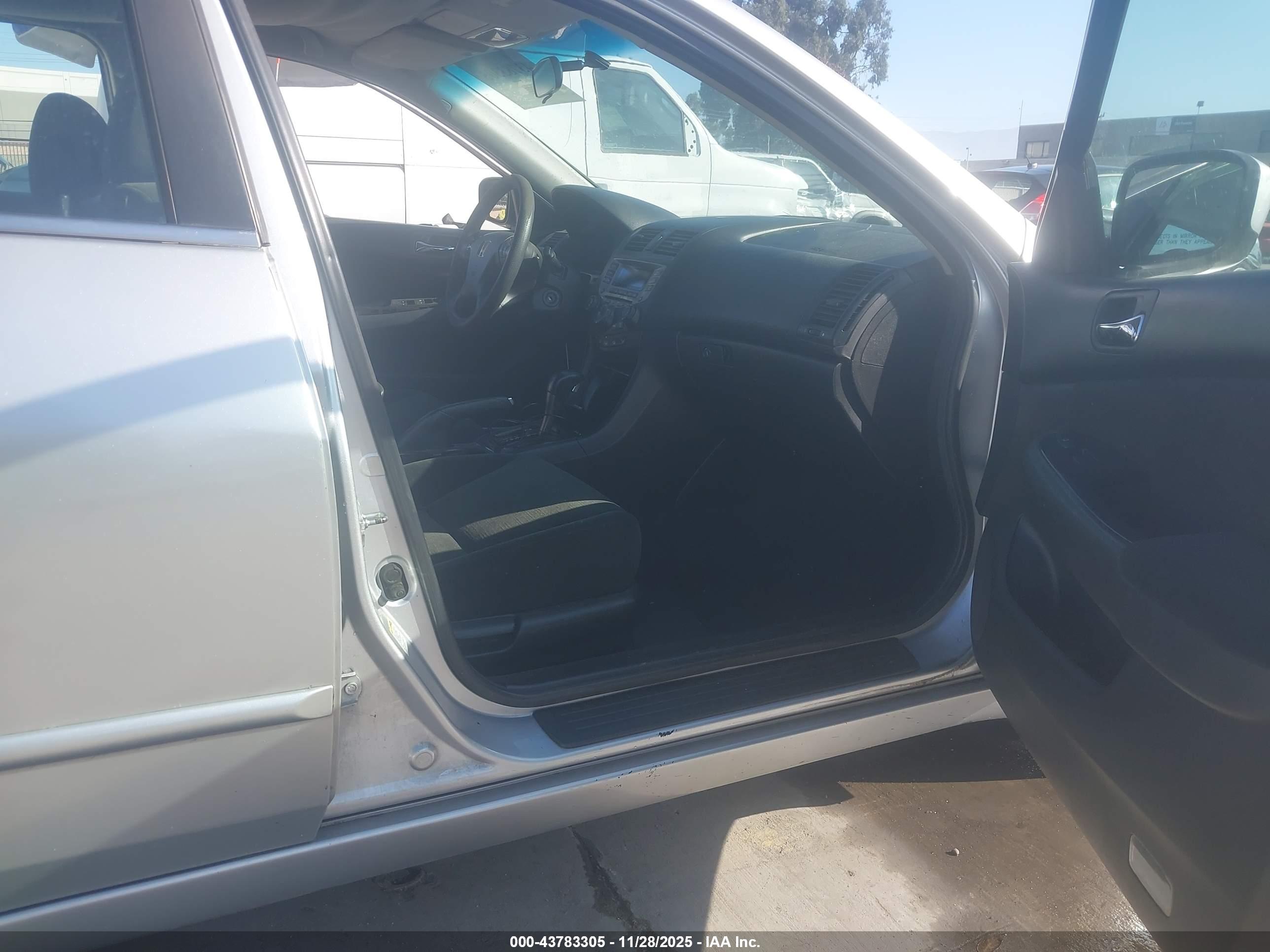 HONDA ACCORD image 5