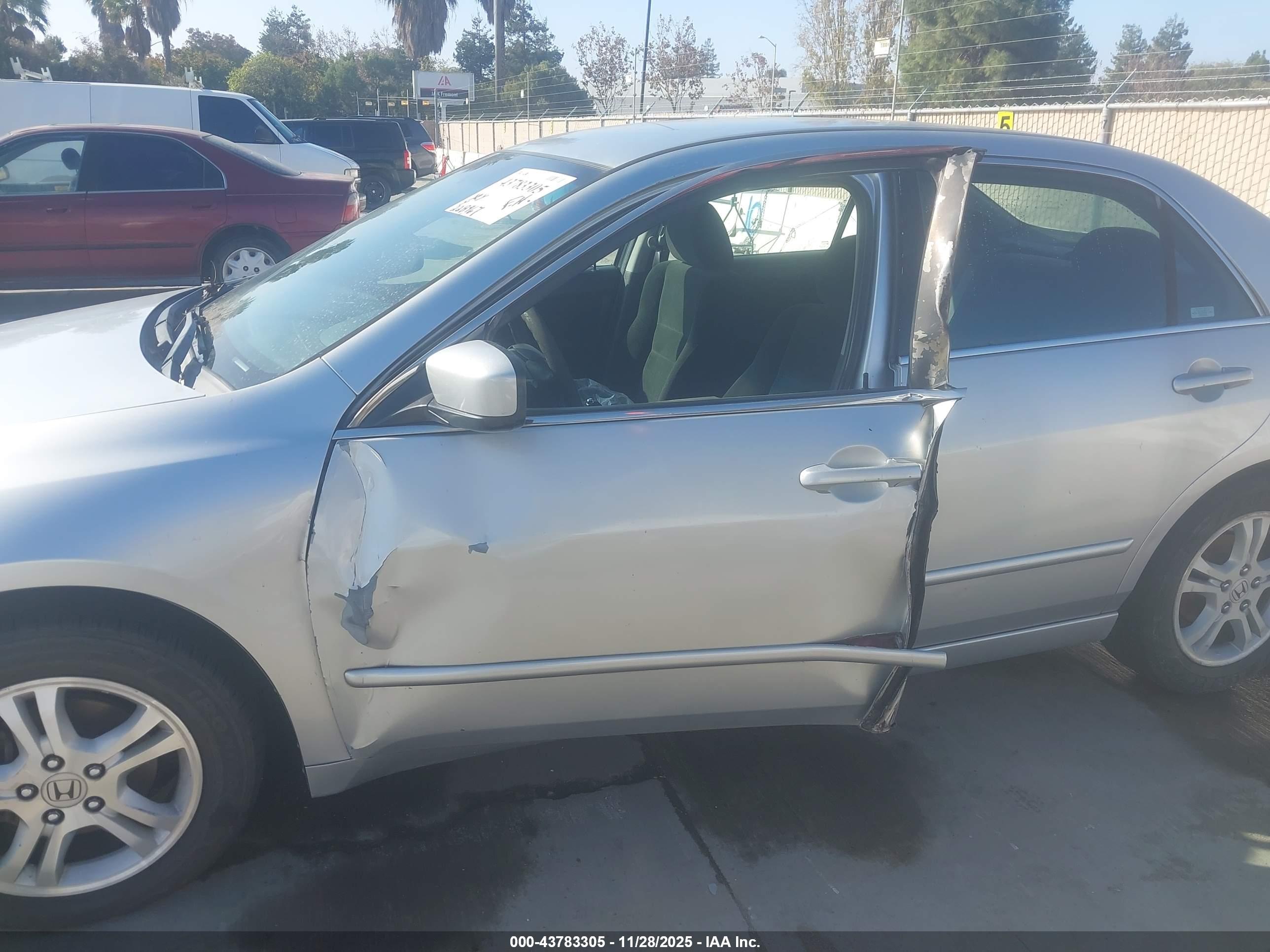 HONDA ACCORD image 6