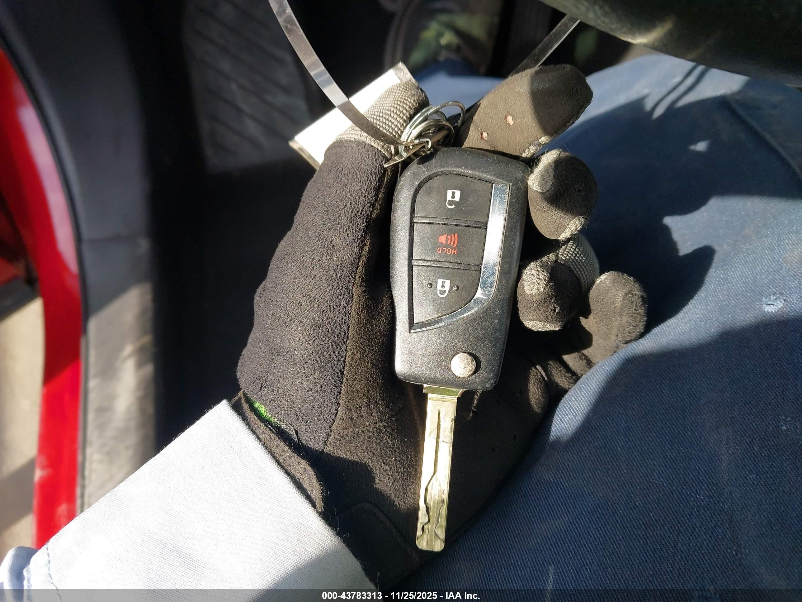 TOYOTA RAV4 image 11