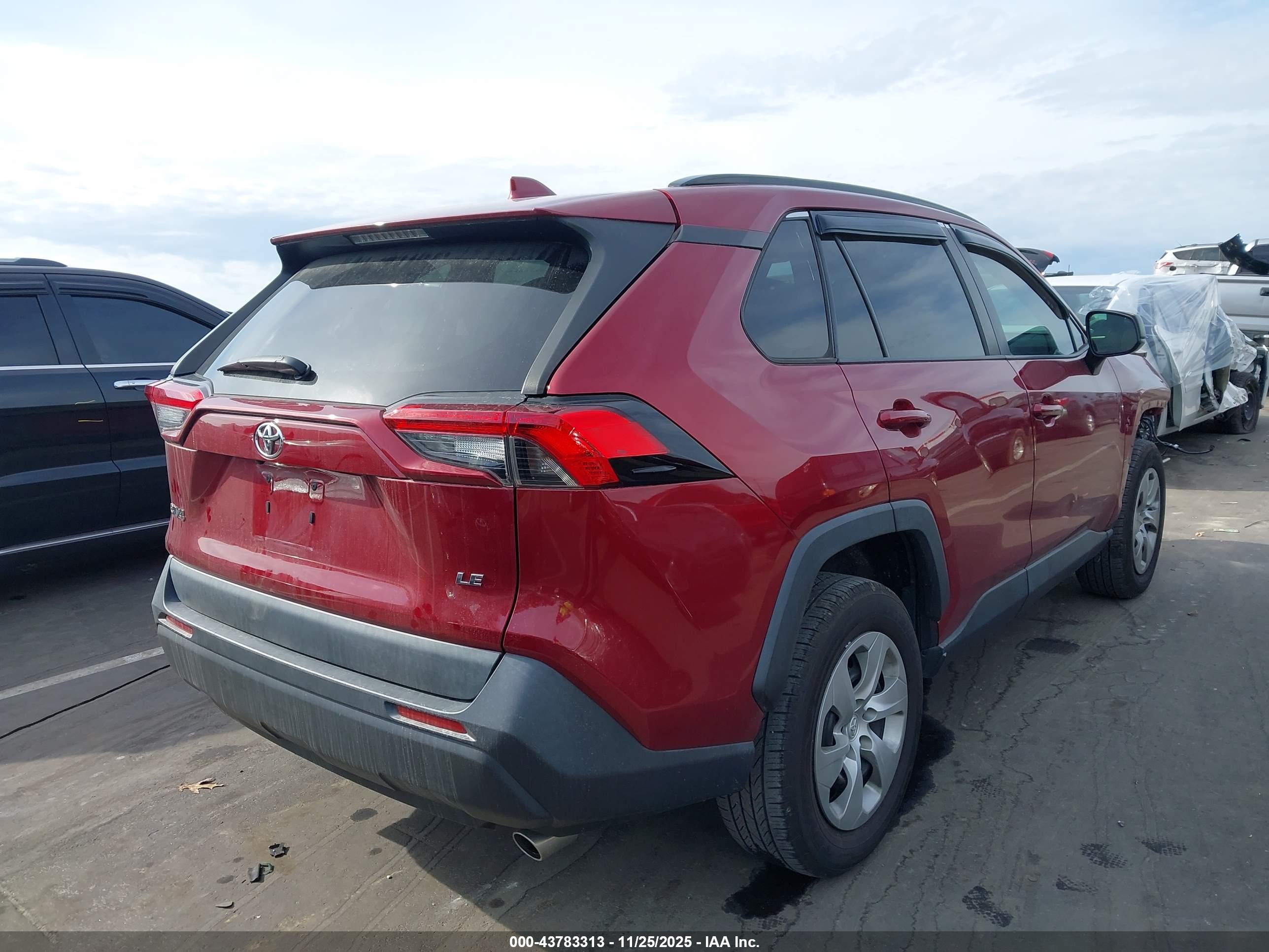 TOYOTA RAV4 image 4