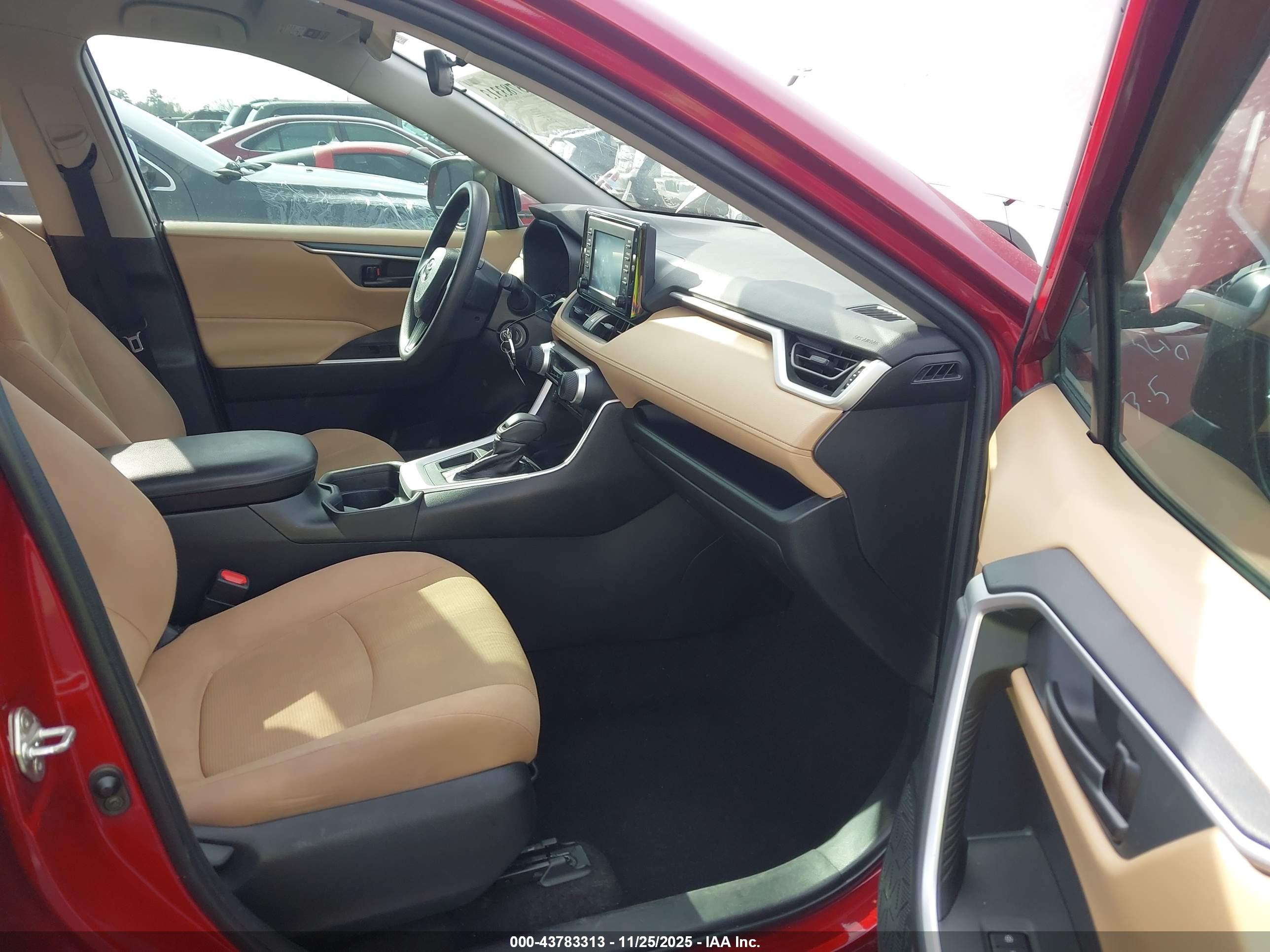 TOYOTA RAV4 image 5