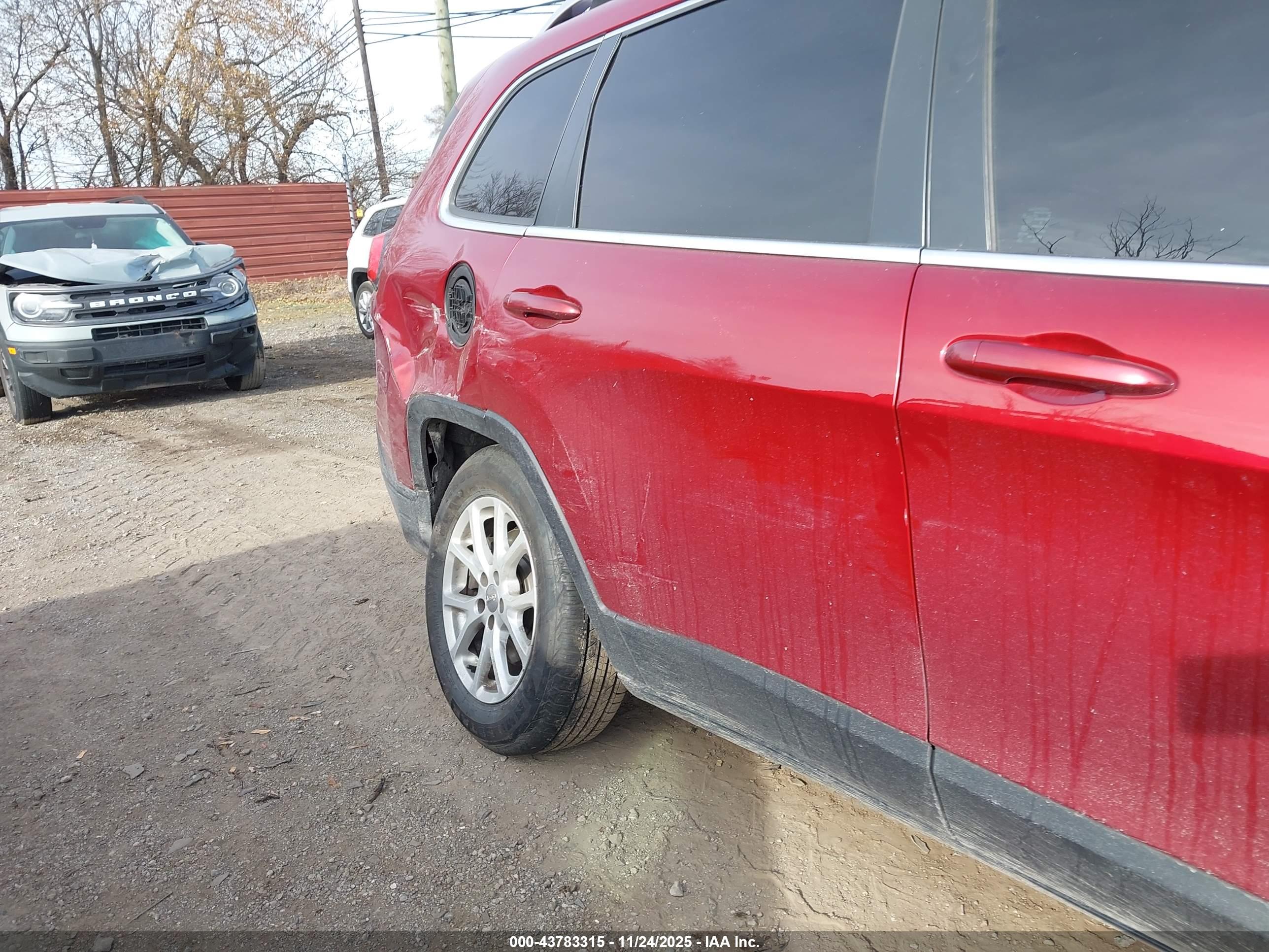 JEEP CHEROKEE image 6