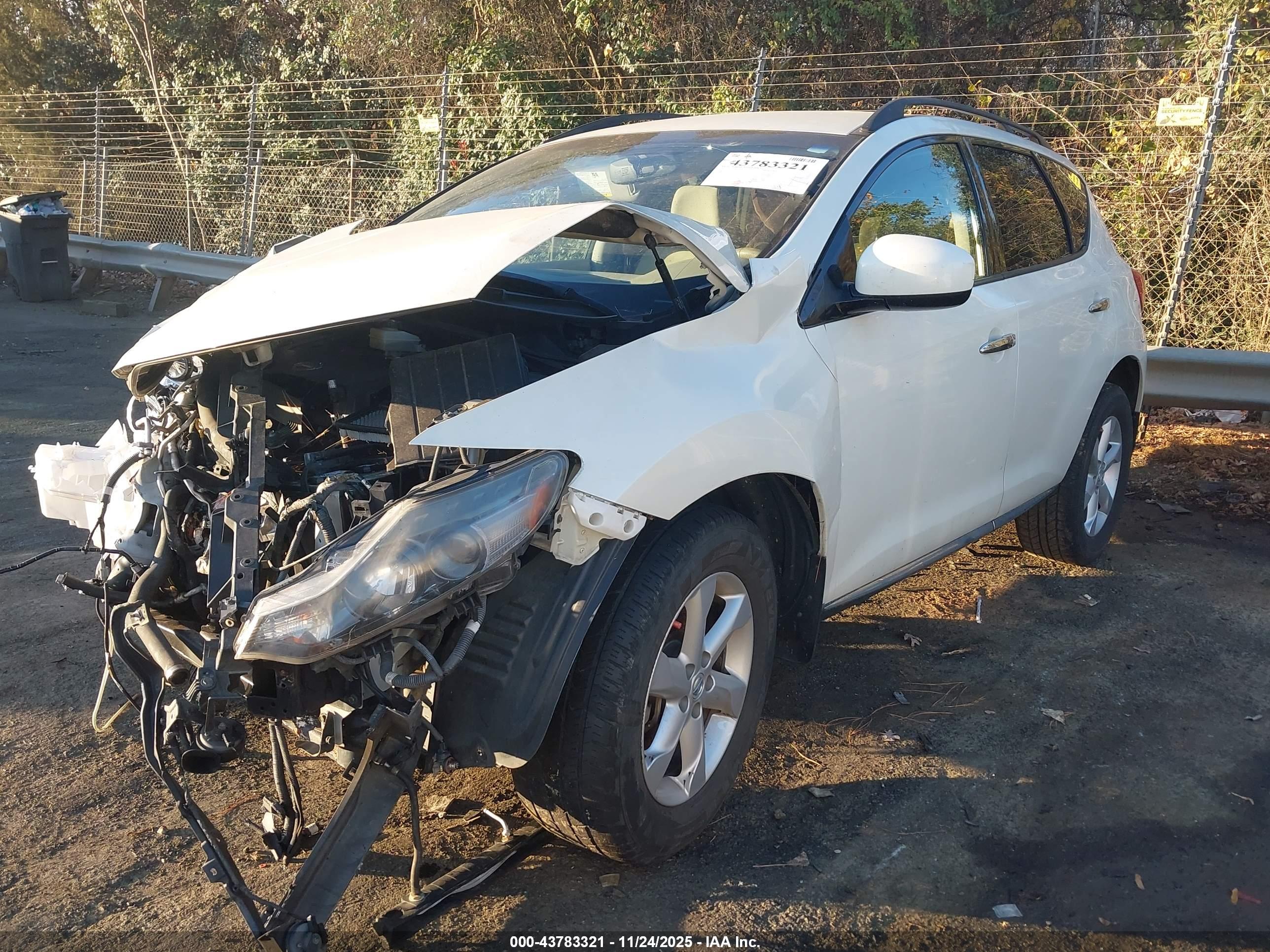 NISSAN MURANO image 2