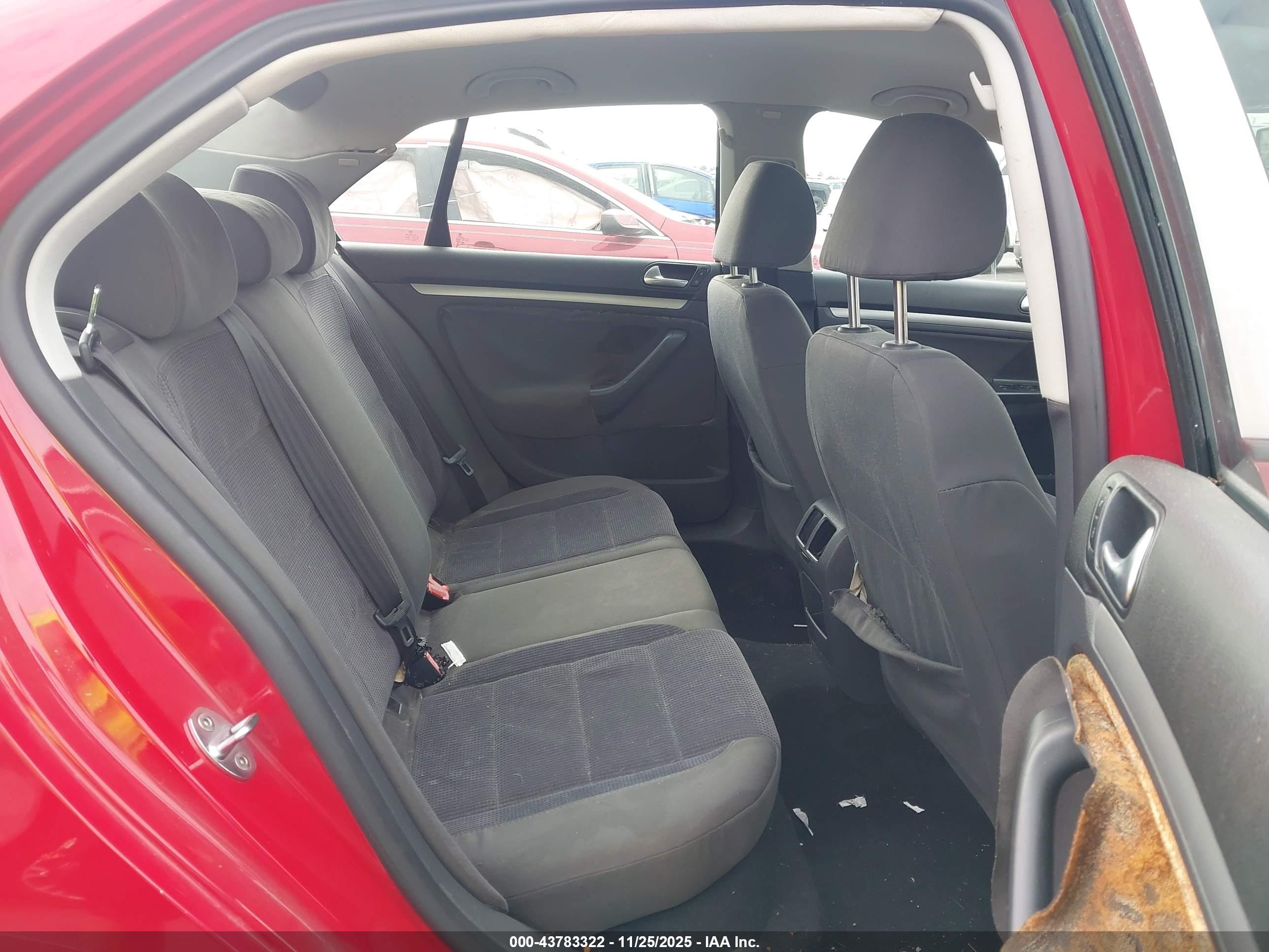 VOLKSWAGEN JETTA image 8