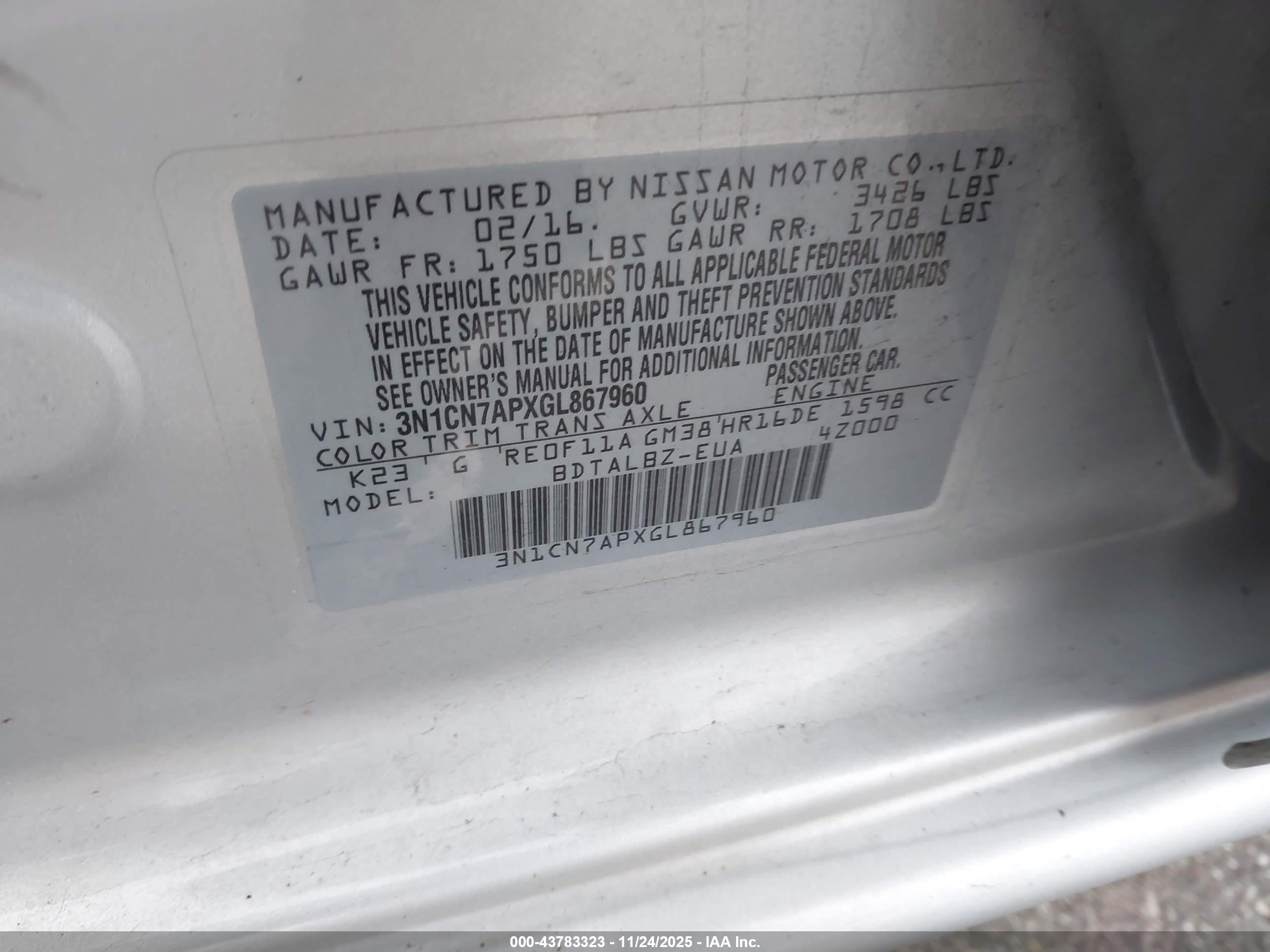 NISSAN VERSA image 9