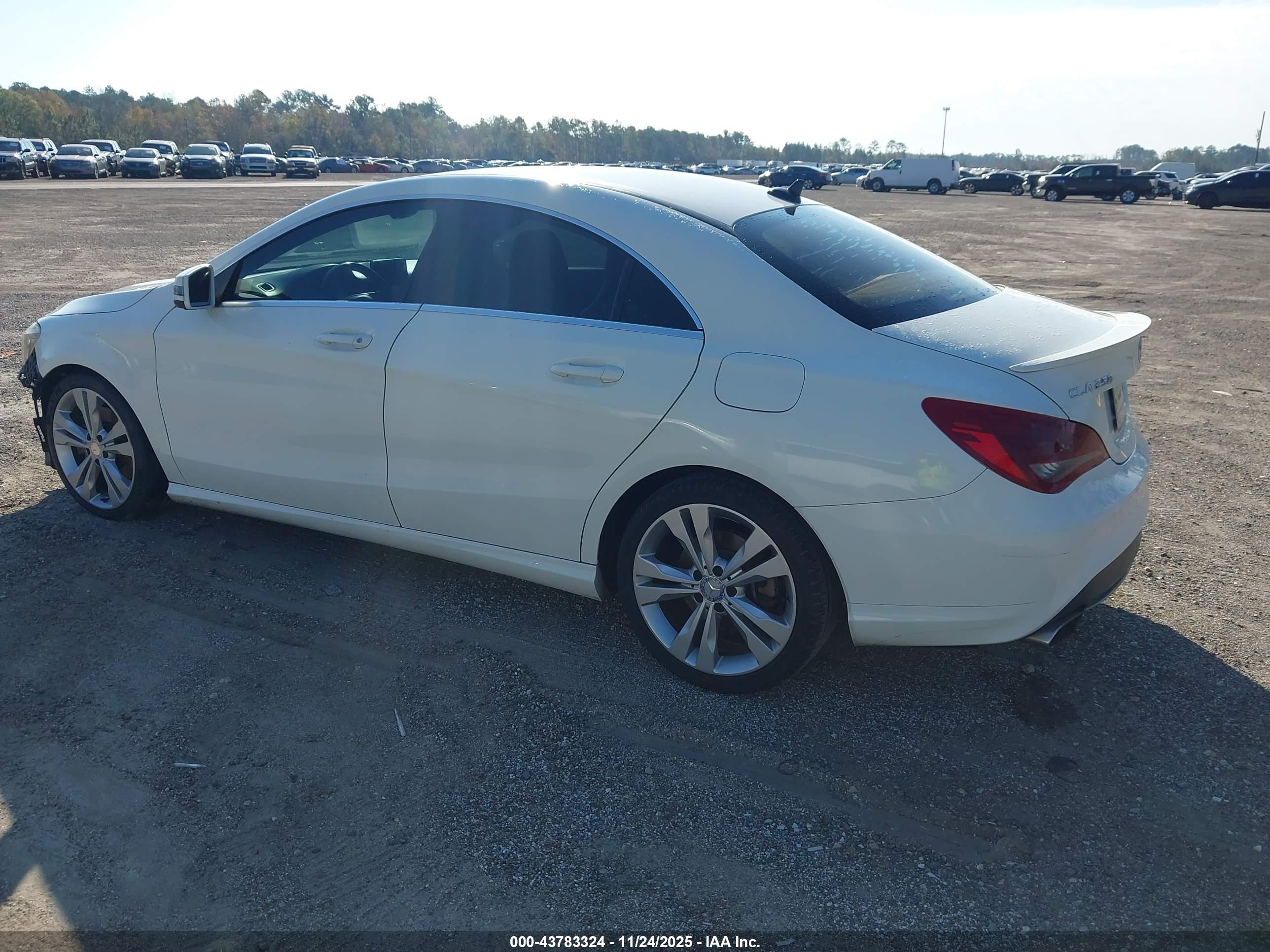 MERCEDES-BENZ CLA image 3