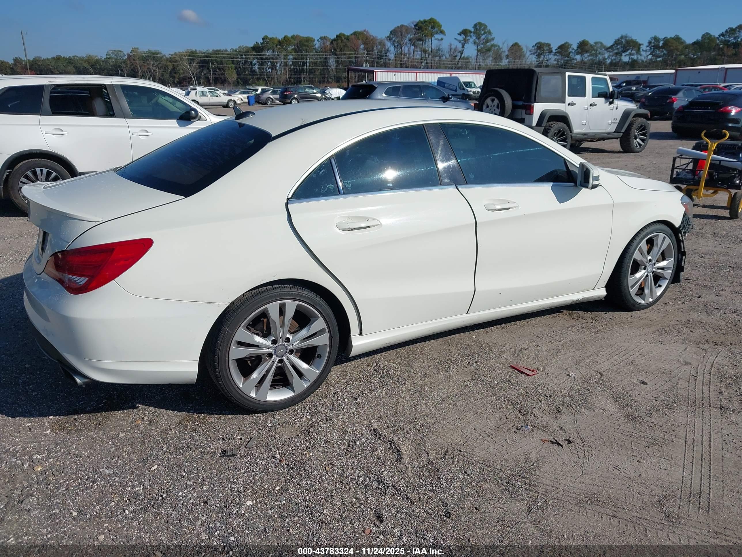 MERCEDES-BENZ CLA image 4