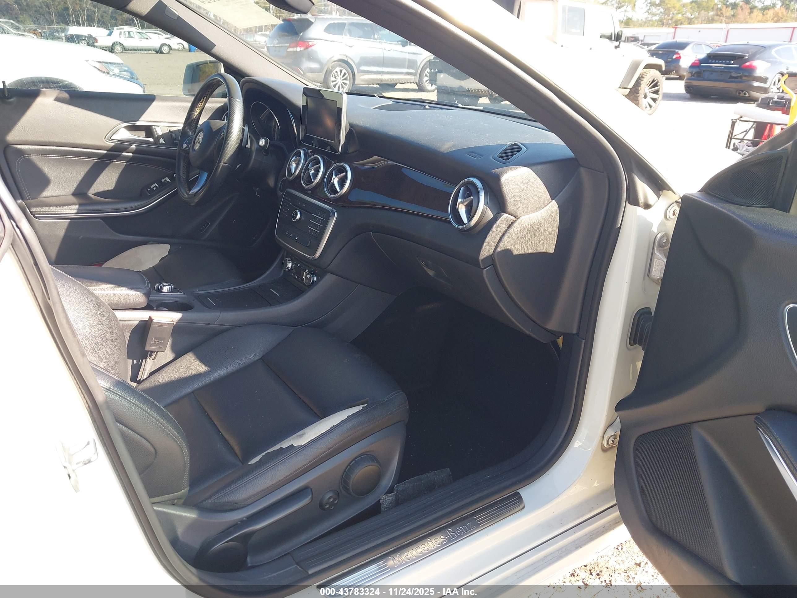 MERCEDES-BENZ CLA image 5