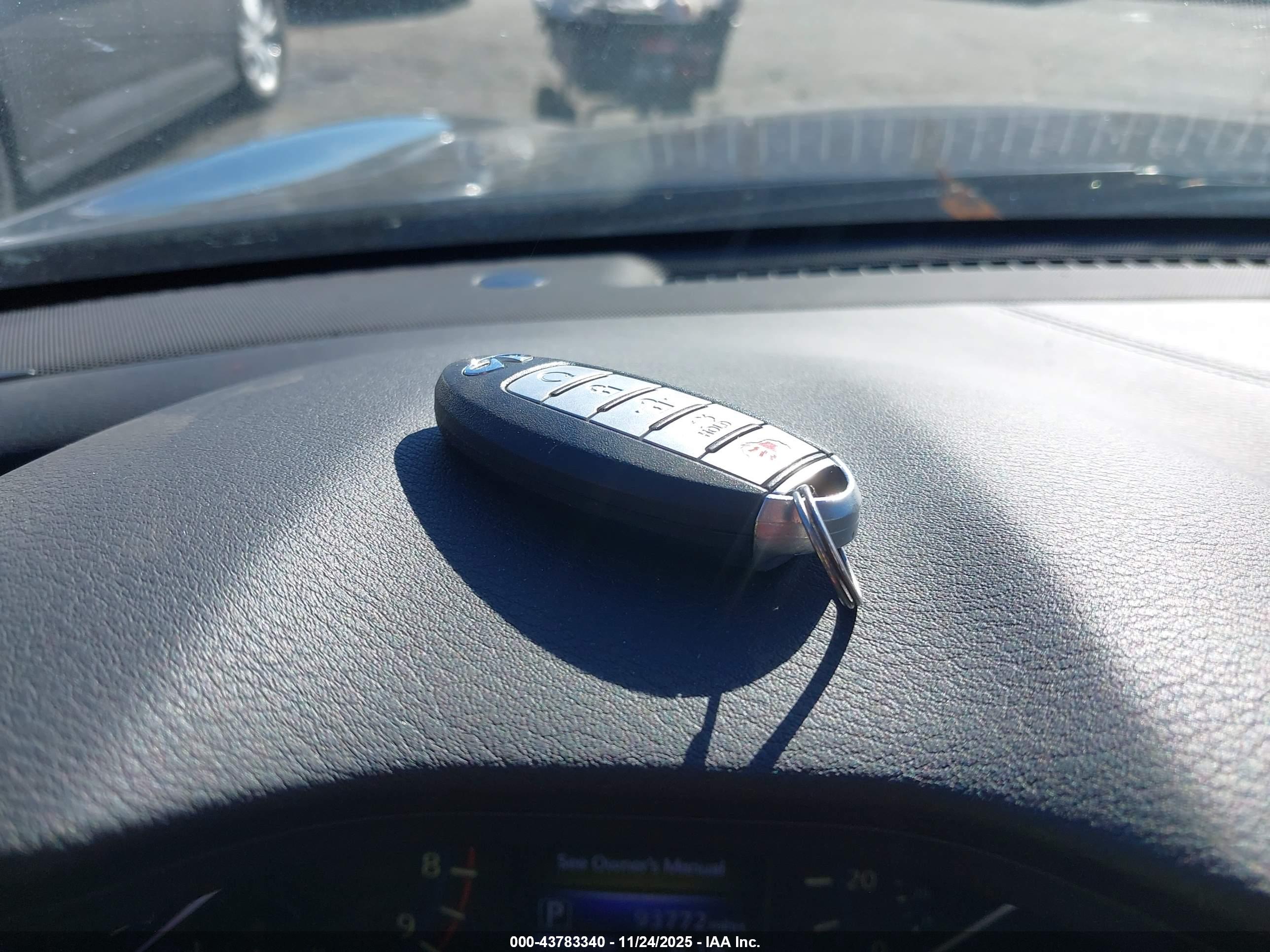 INFINITI Q60 image 11
