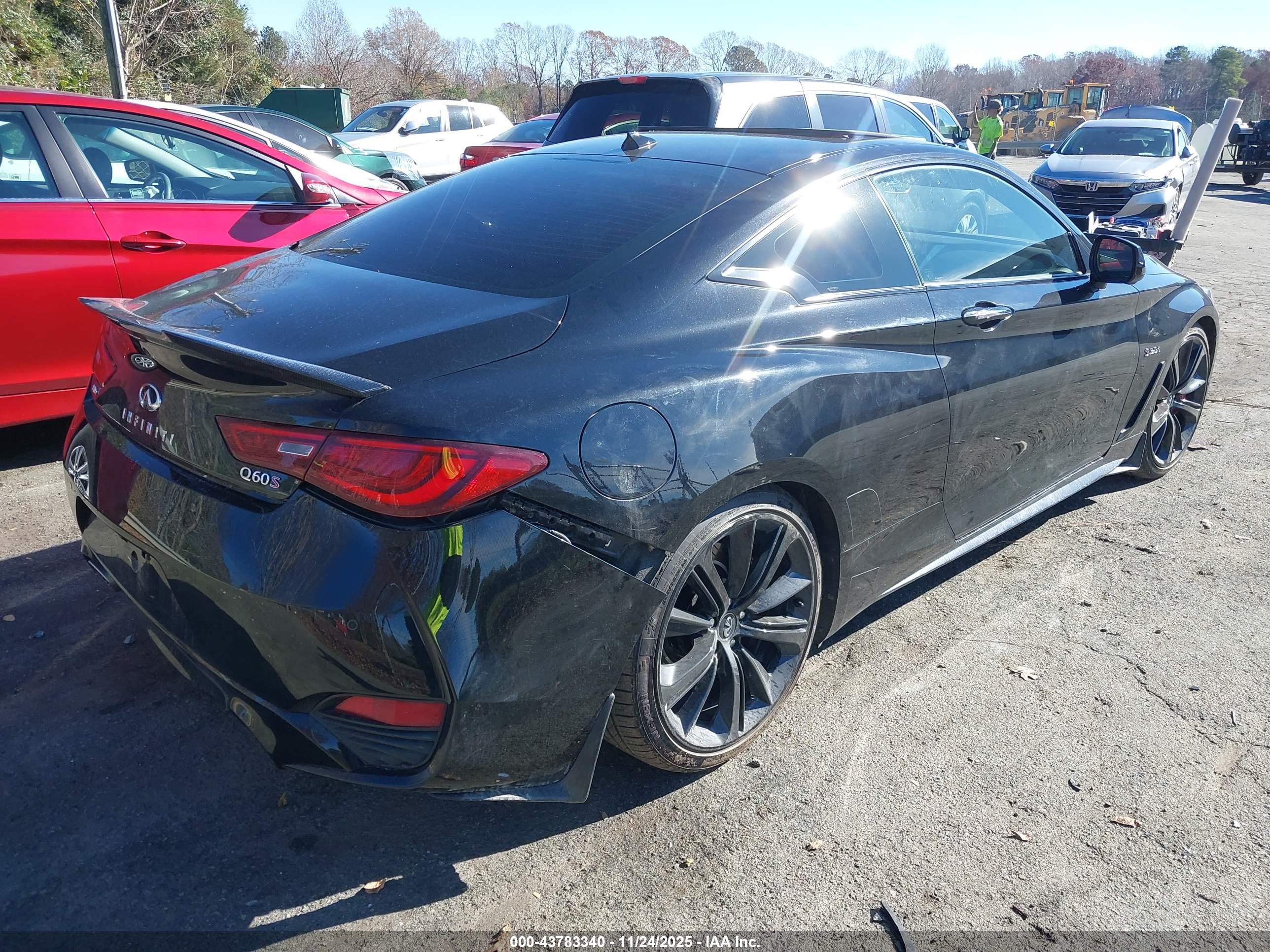 INFINITI Q60 image 4
