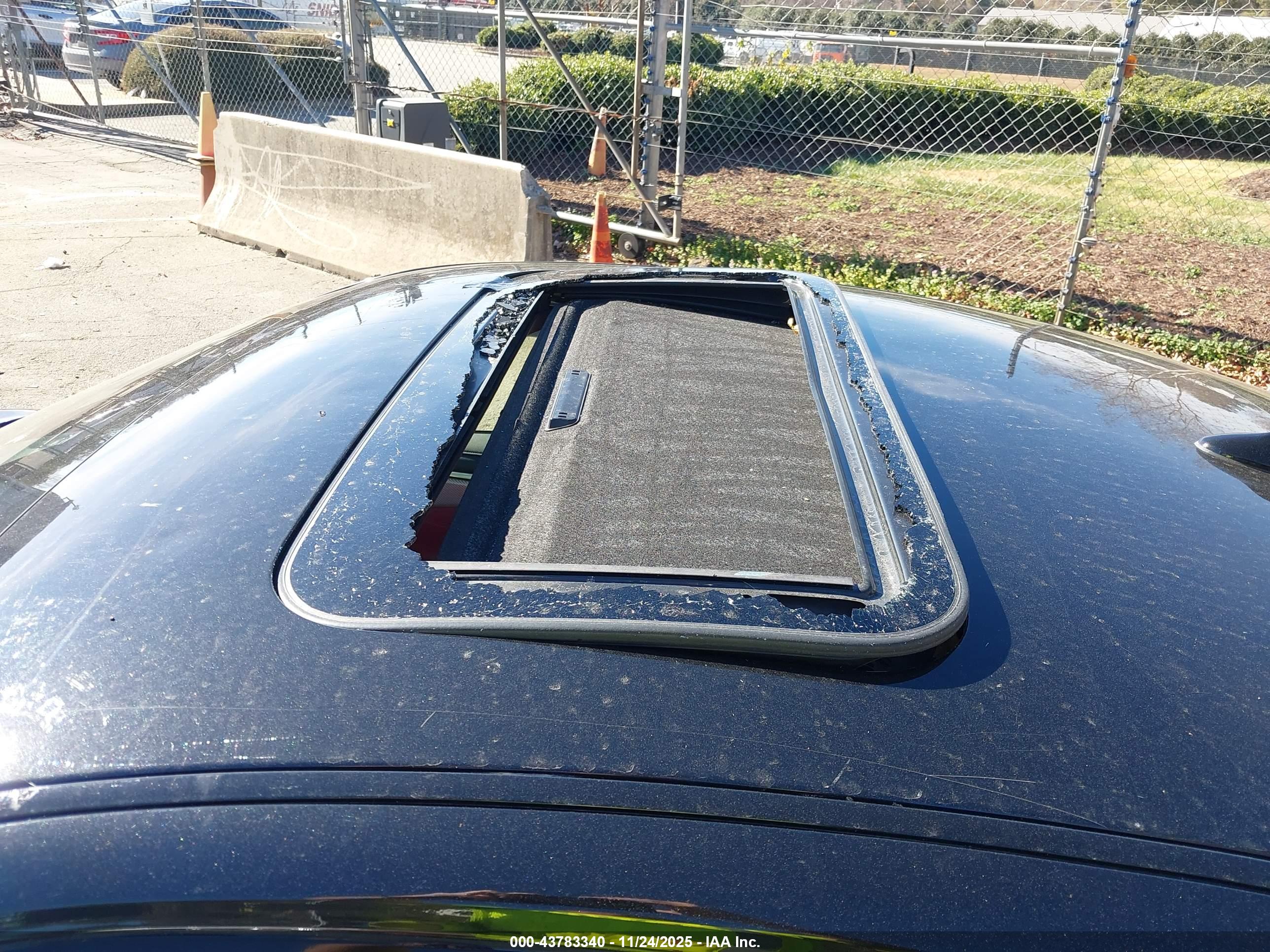 INFINITI Q60 image 6