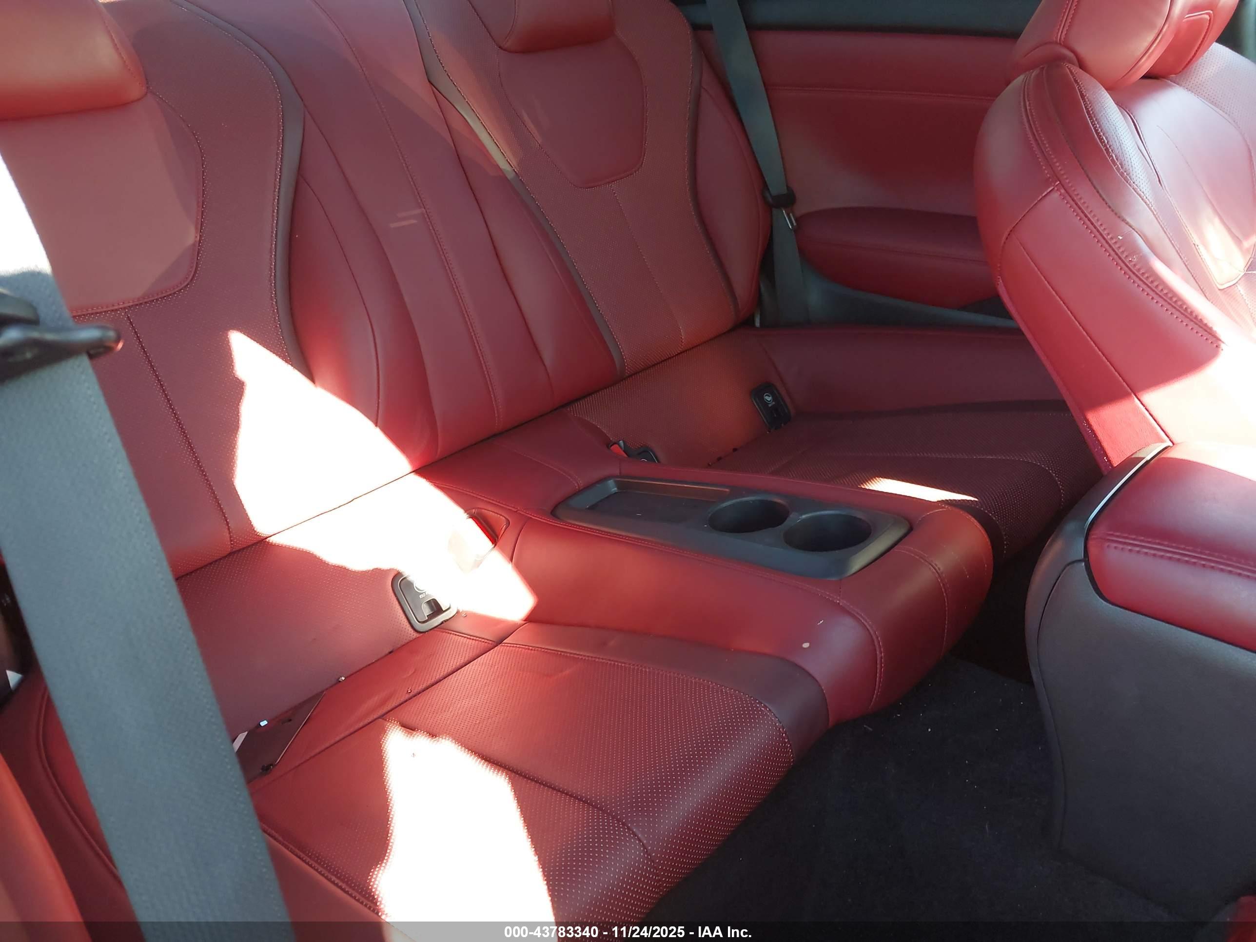 INFINITI Q60 image 8