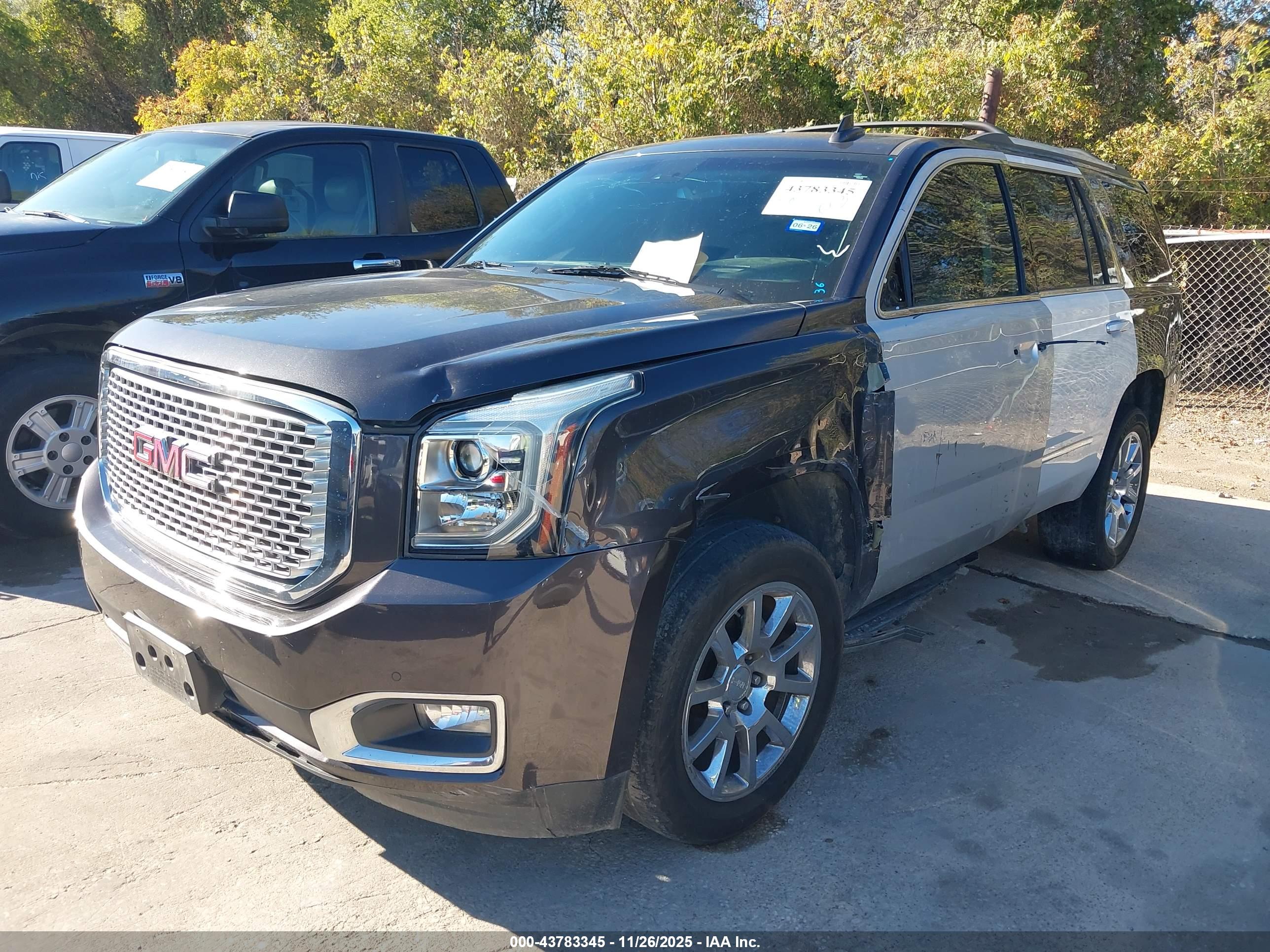 GMC YUKON image 2
