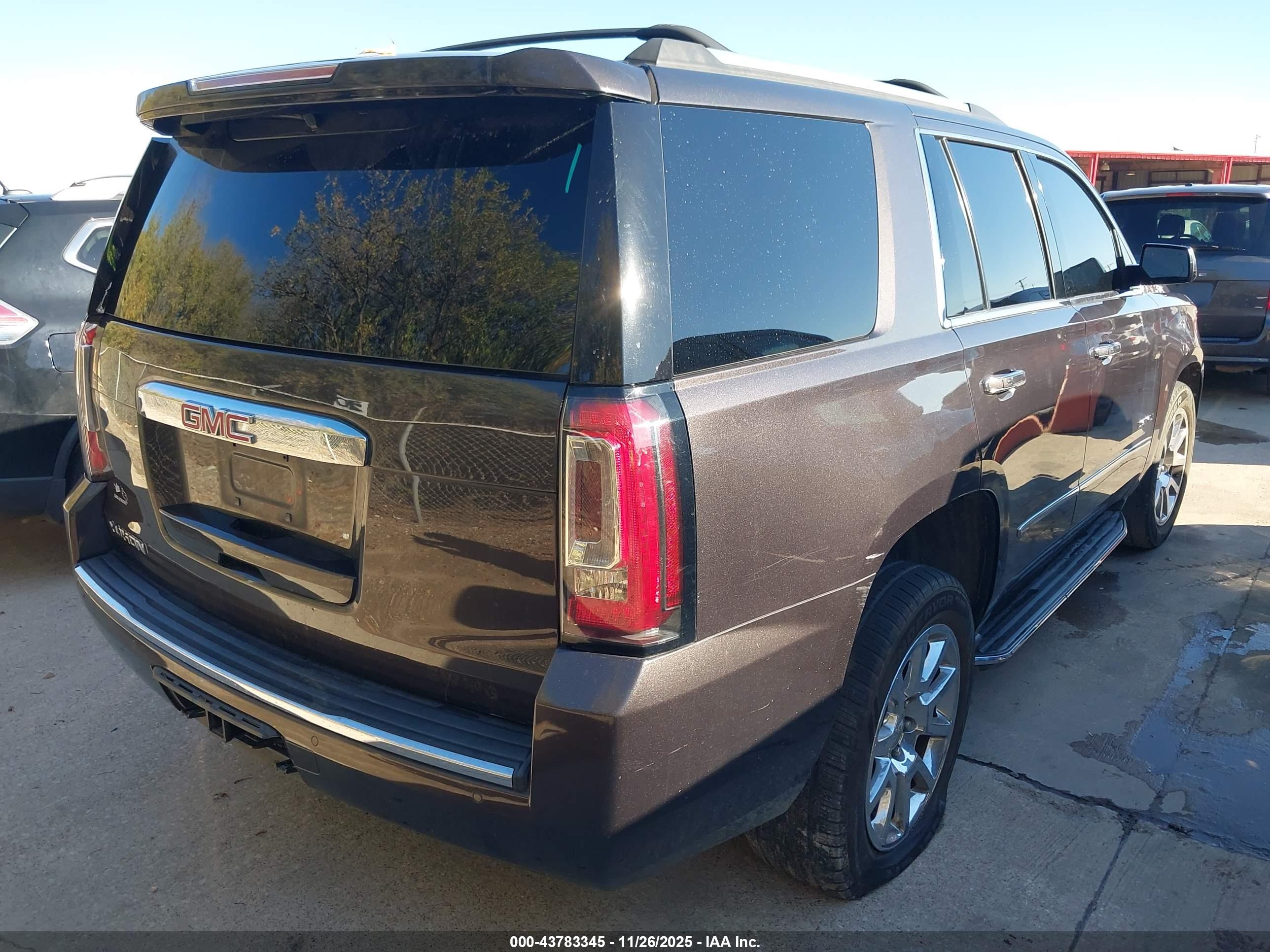 GMC YUKON image 4