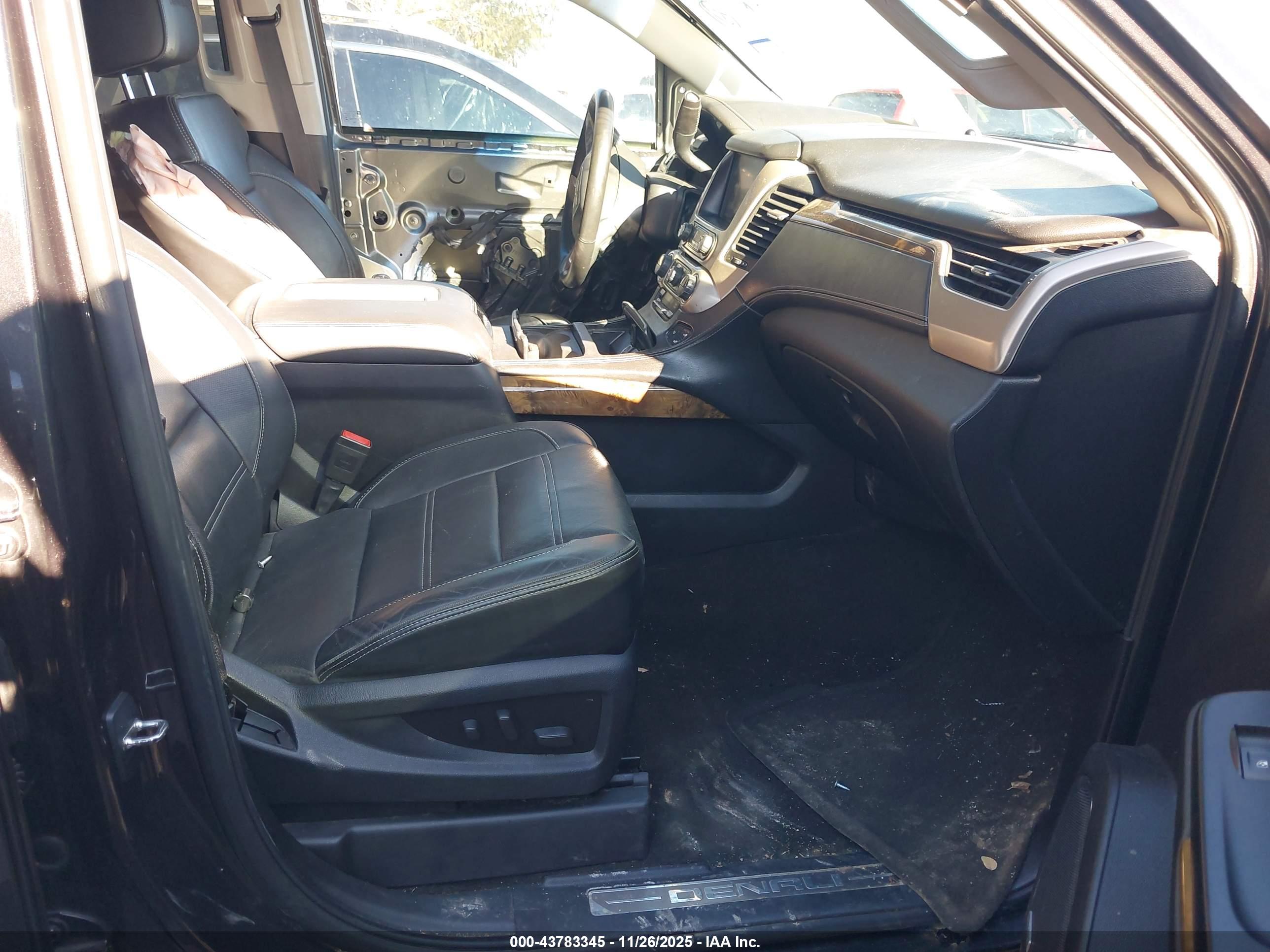 GMC YUKON image 5
