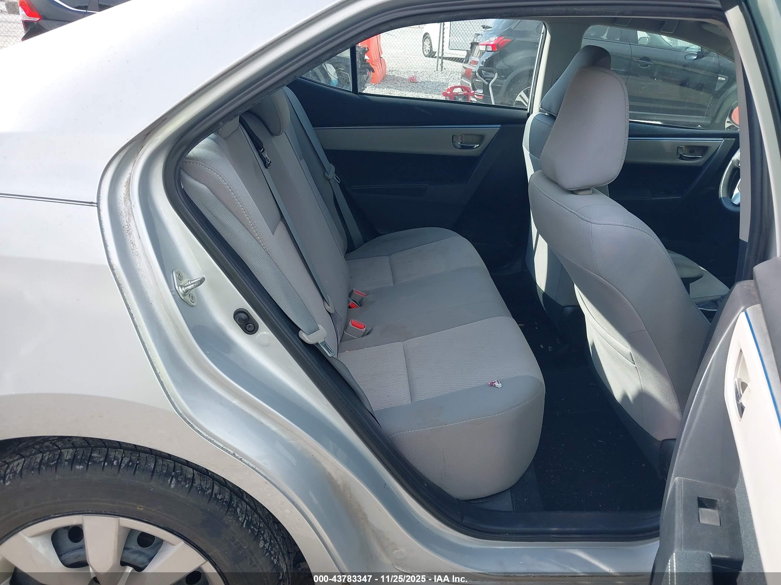 TOYOTA COROLLA image 8