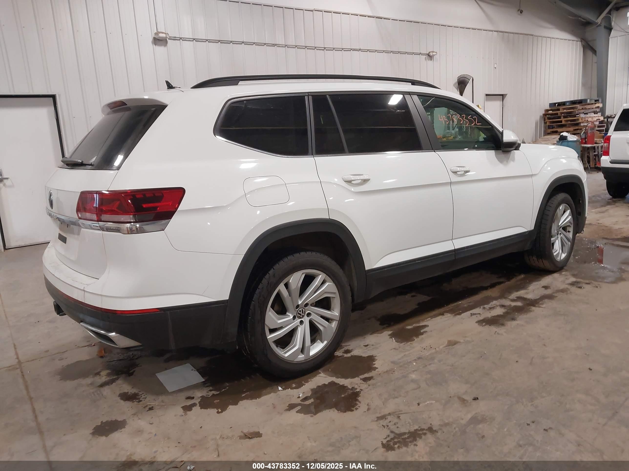 VOLKSWAGEN ATLAS image 4