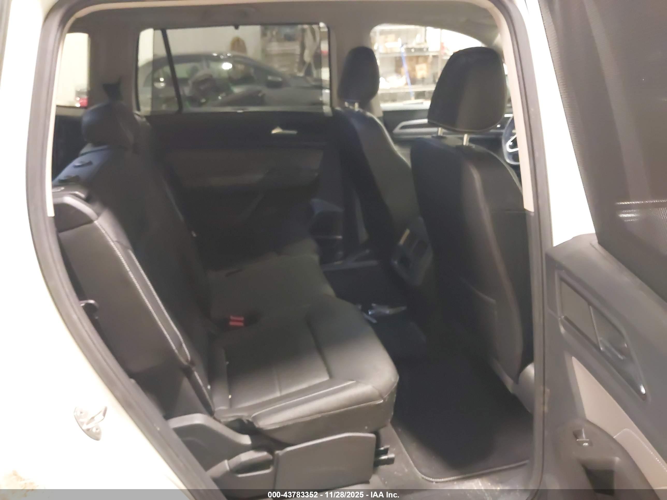 VOLKSWAGEN ATLAS image 8