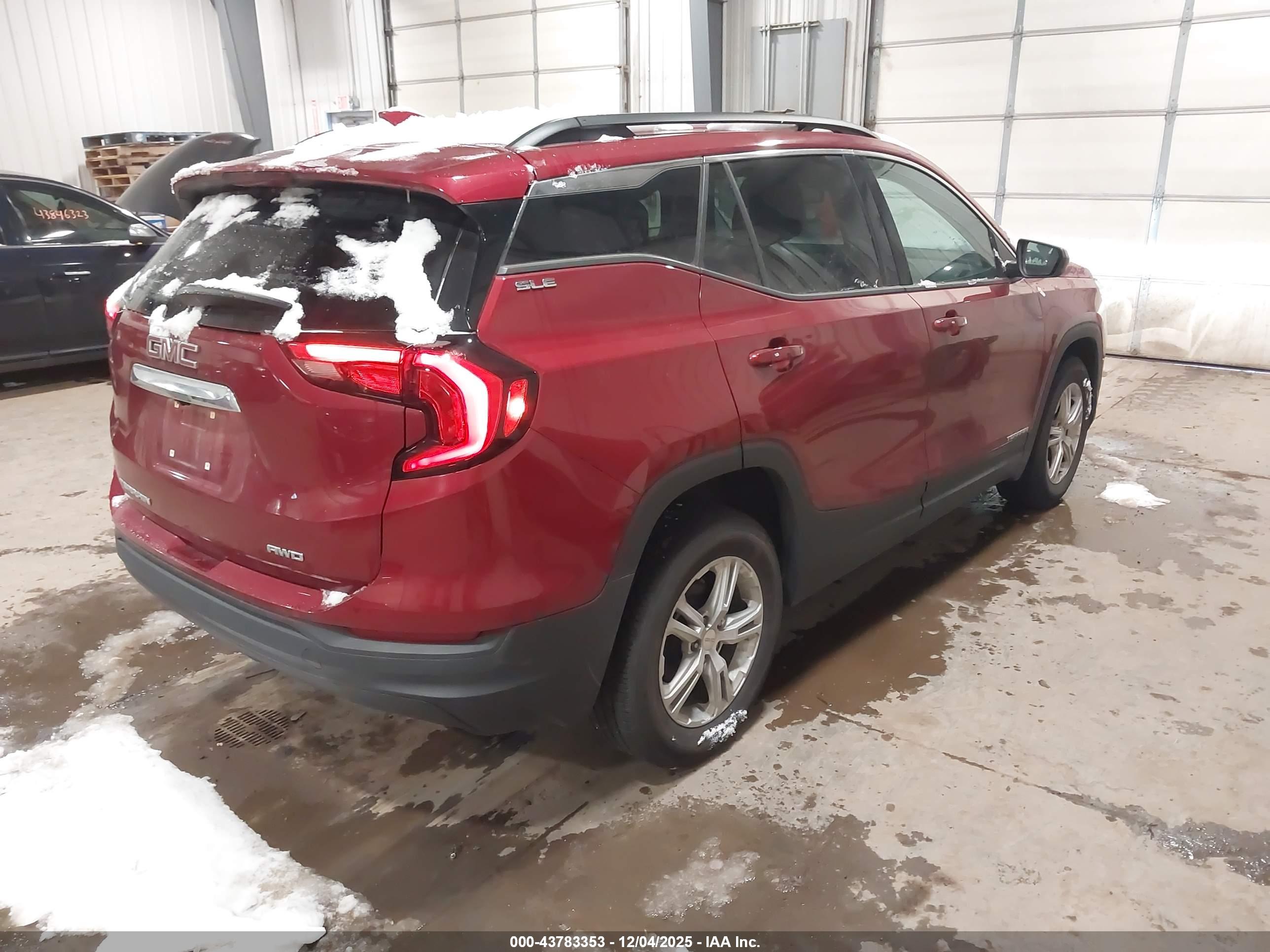 GMC TERRAIN image 4