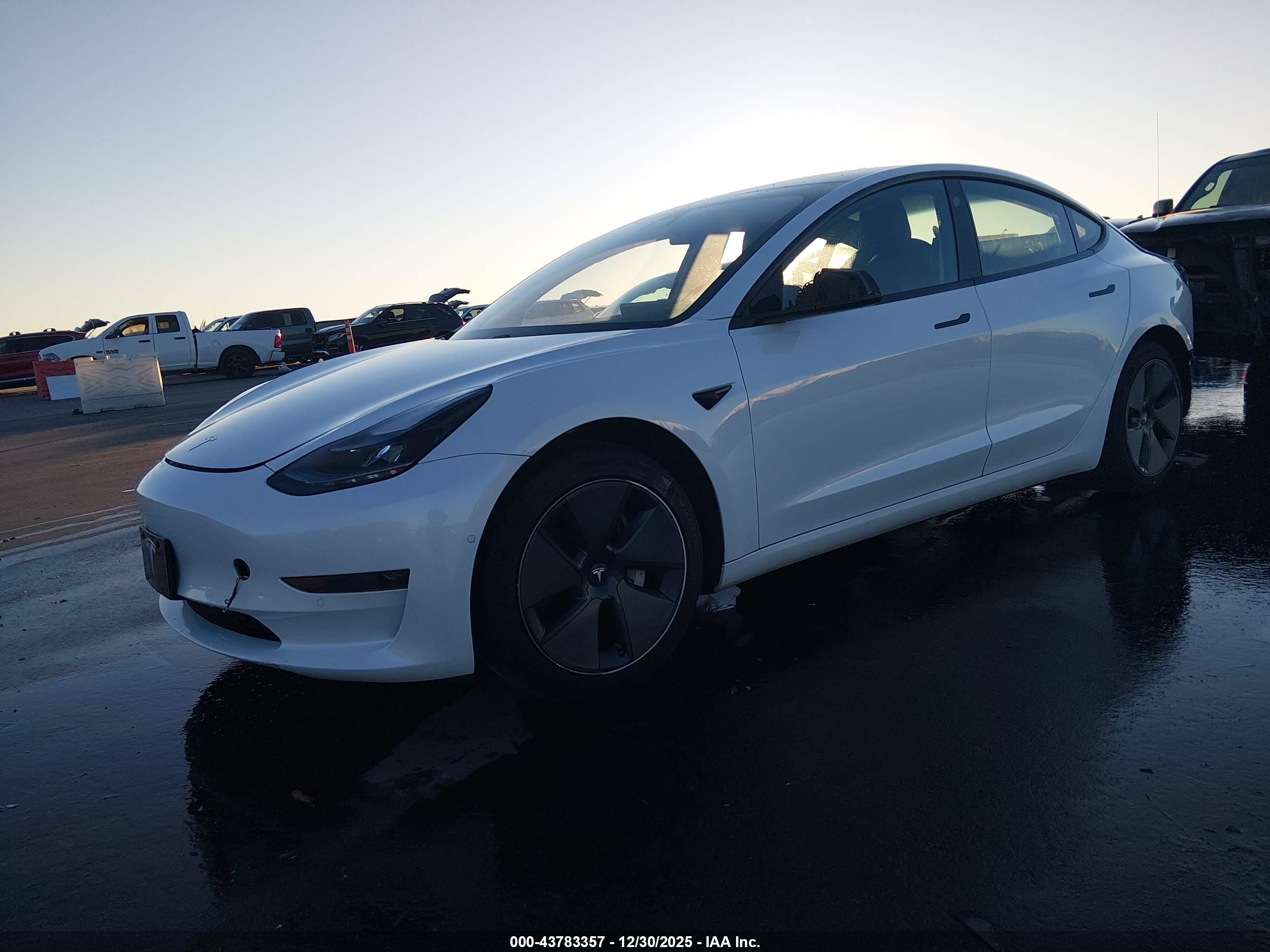 TESLA MODEL image 2