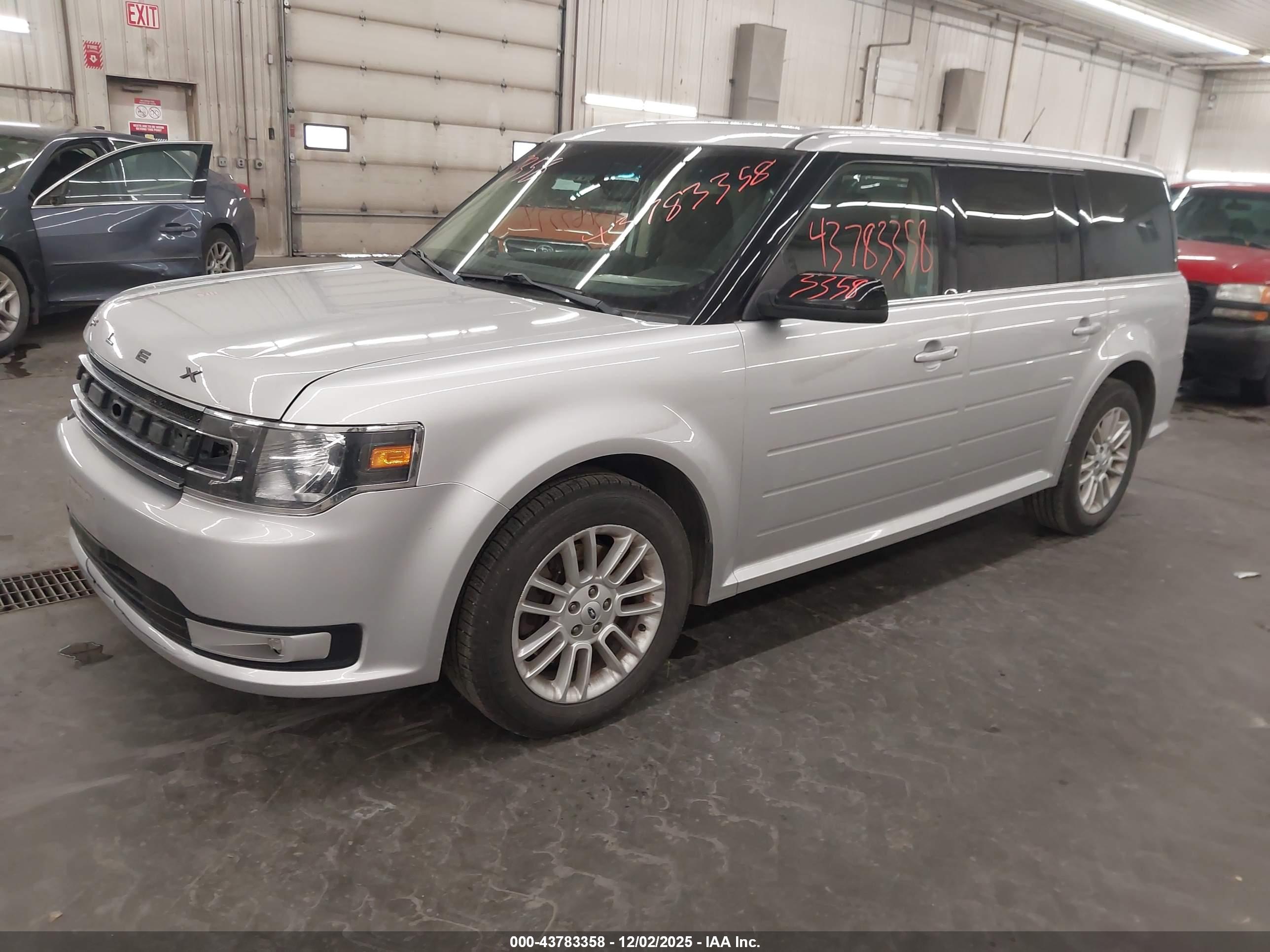 FORD FLEX image 2