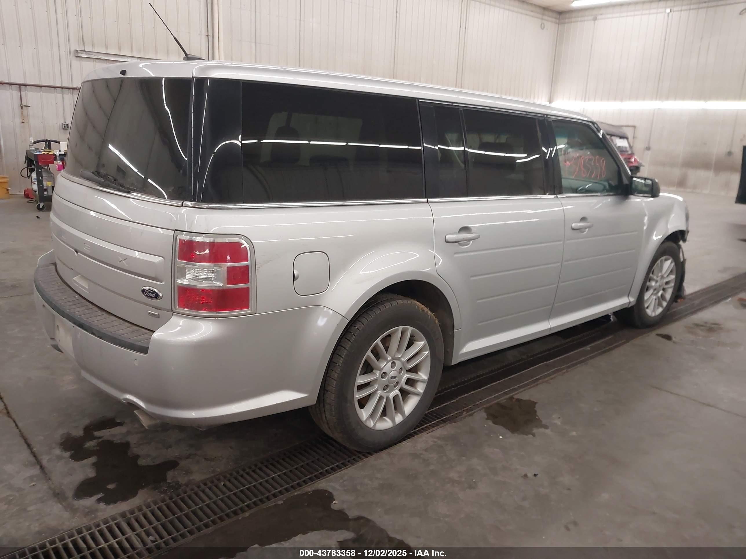 FORD FLEX image 4