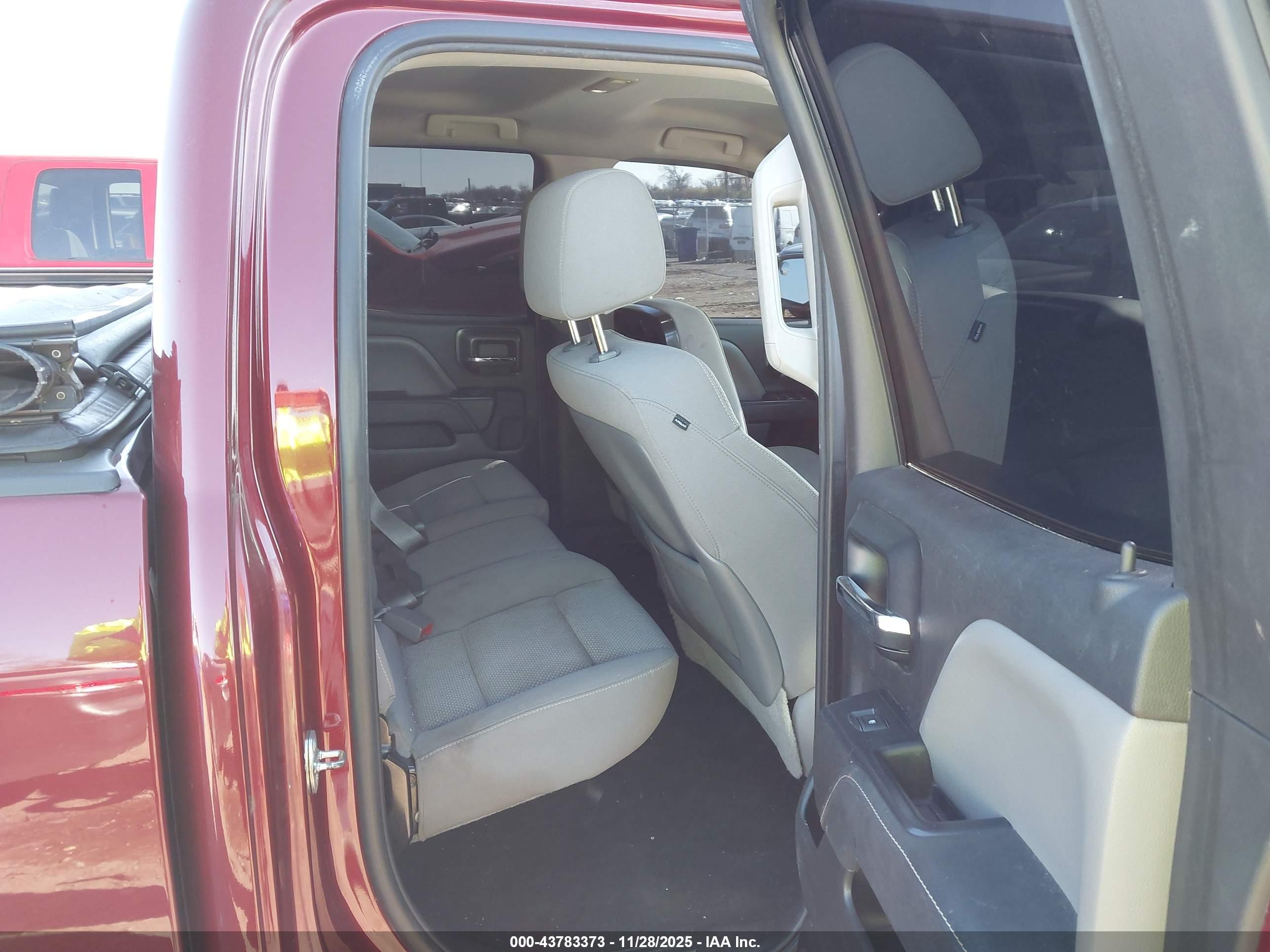 CHEVROLET SILVERADO image 8