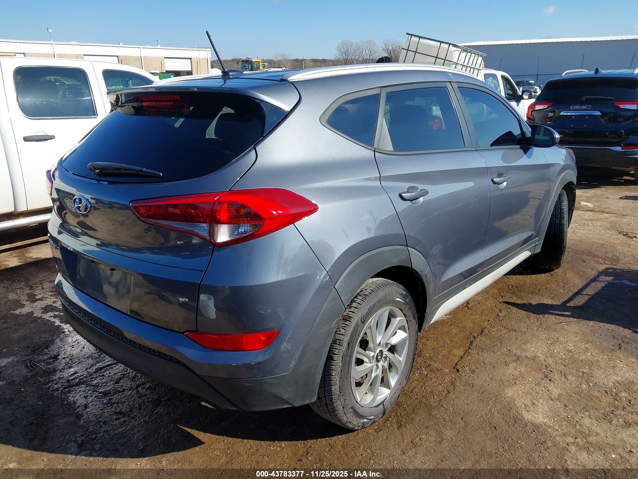 HYUNDAI TUCSON image 4