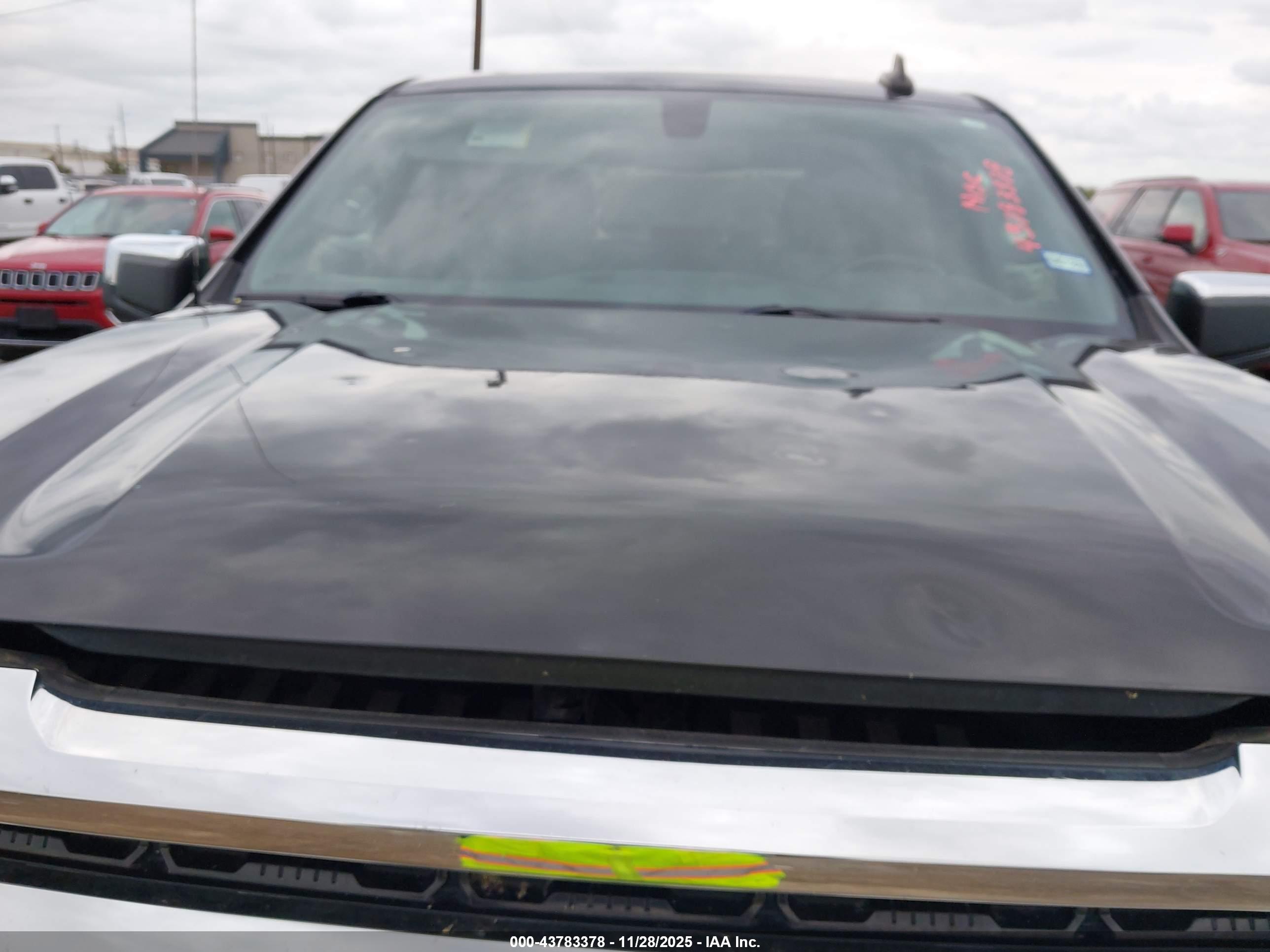 GMC SIERRA image 6