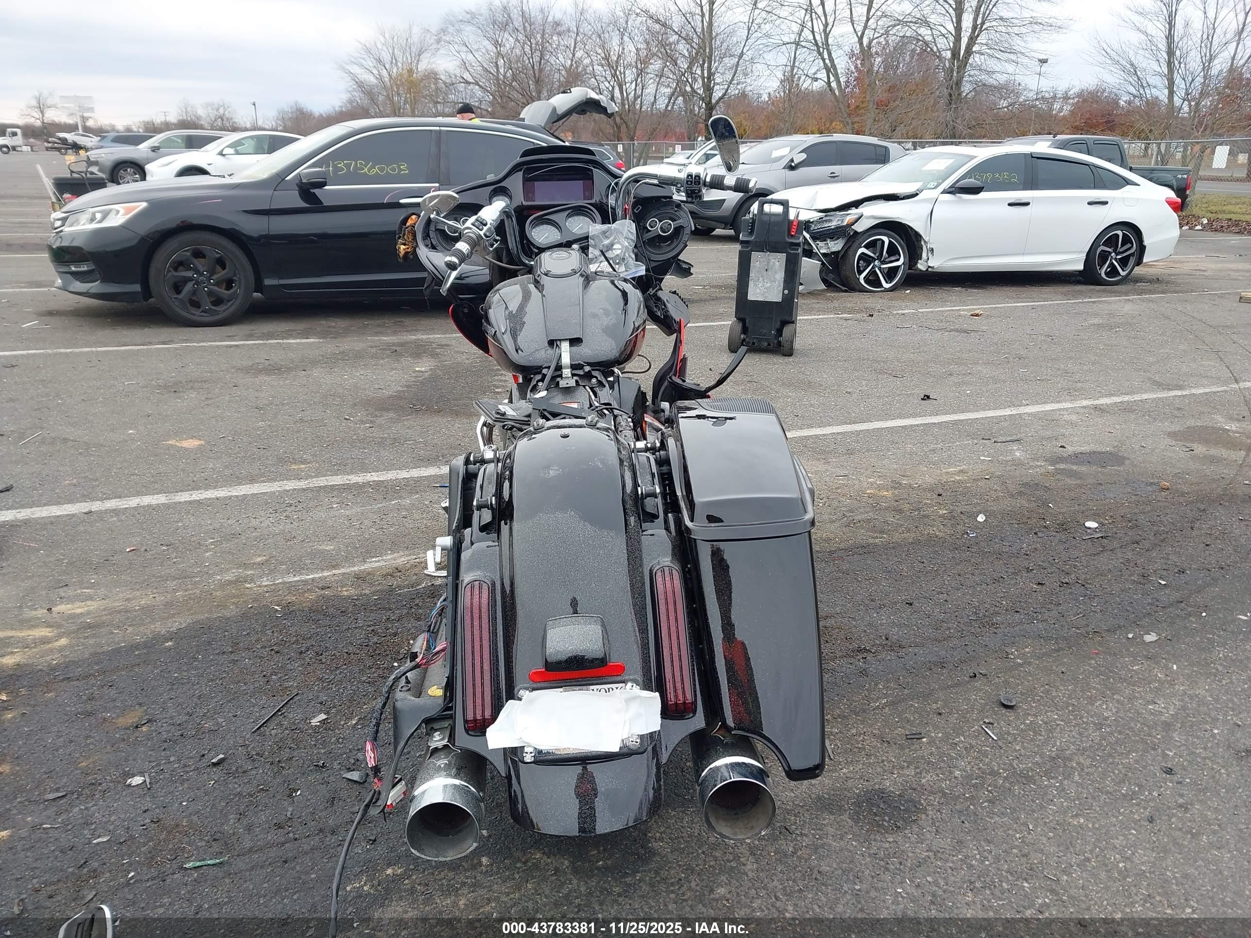 HARLEY-DAVIDSON FLTRXSE image 6