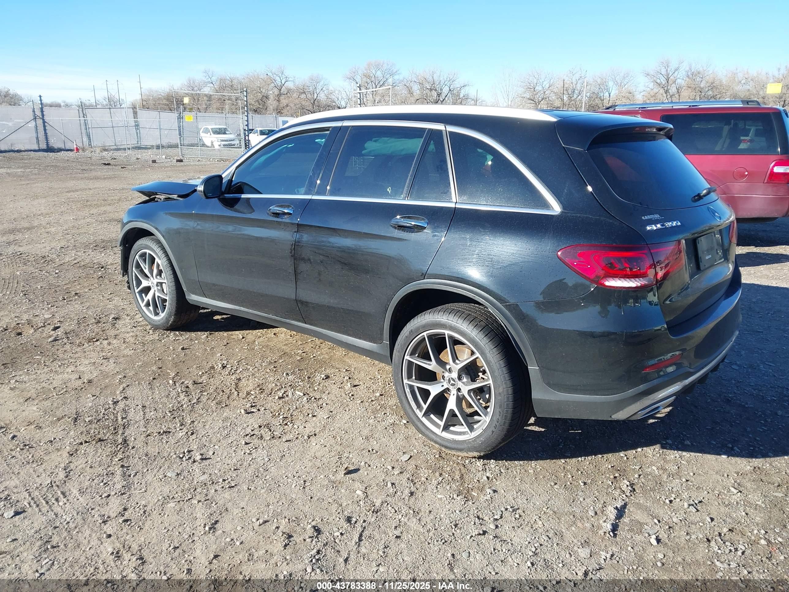 MERCEDES-BENZ GLC image 3