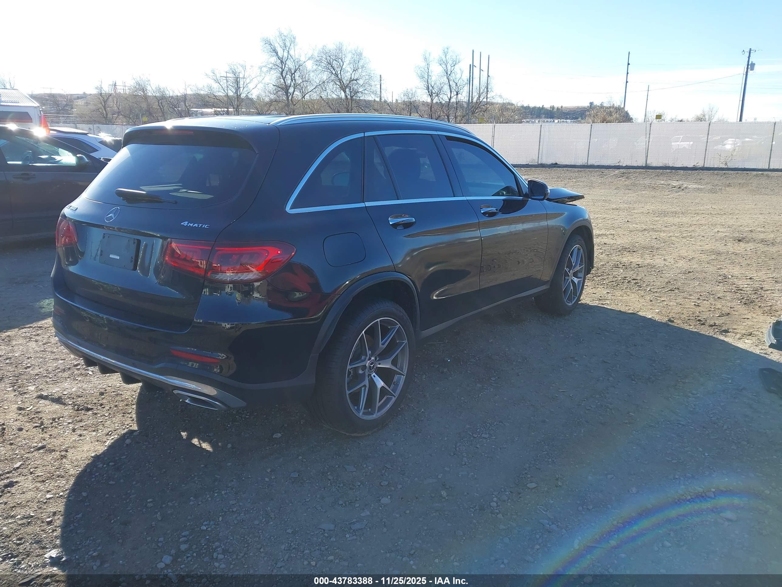 MERCEDES-BENZ GLC image 4