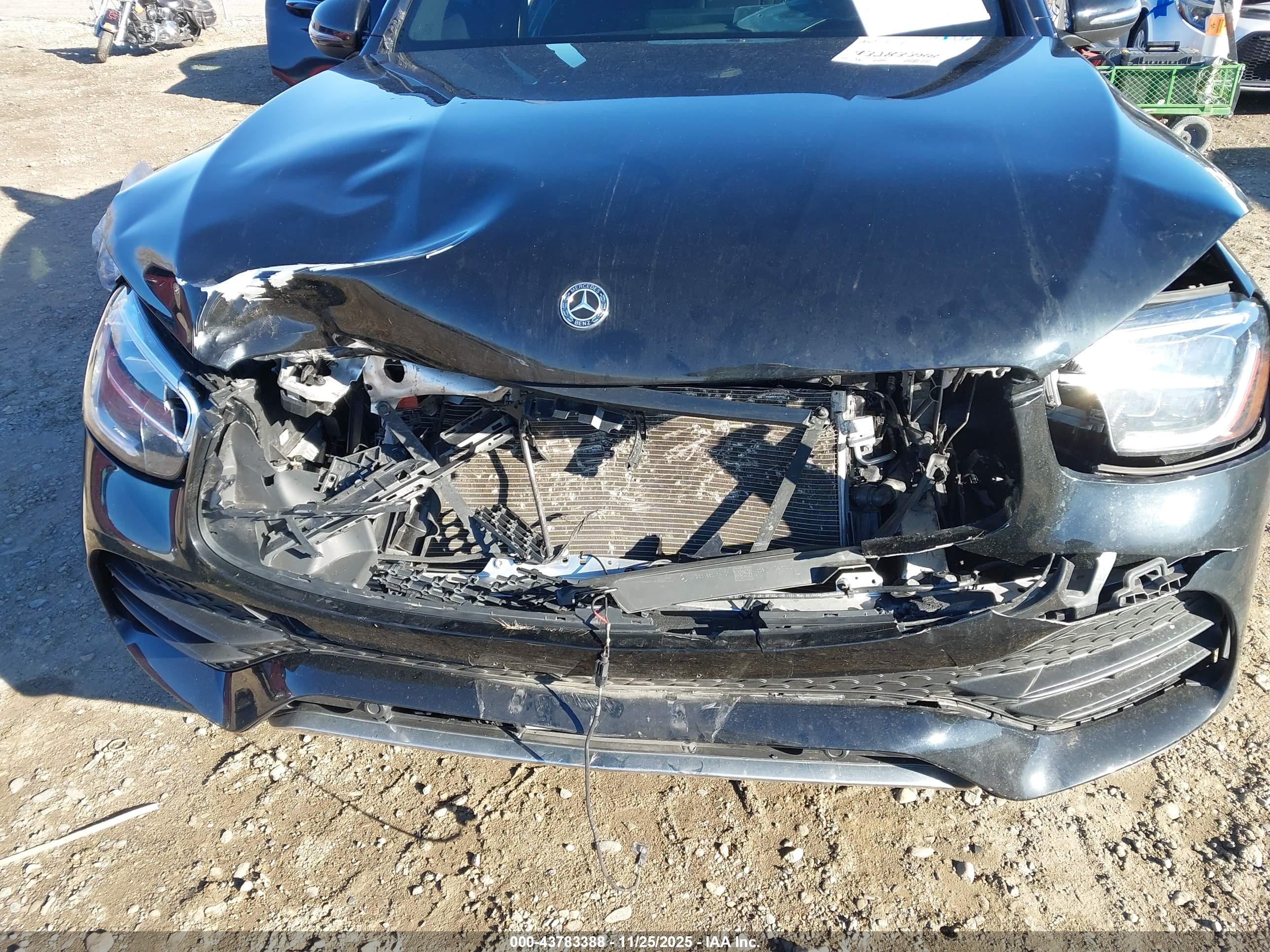 MERCEDES-BENZ GLC image 6
