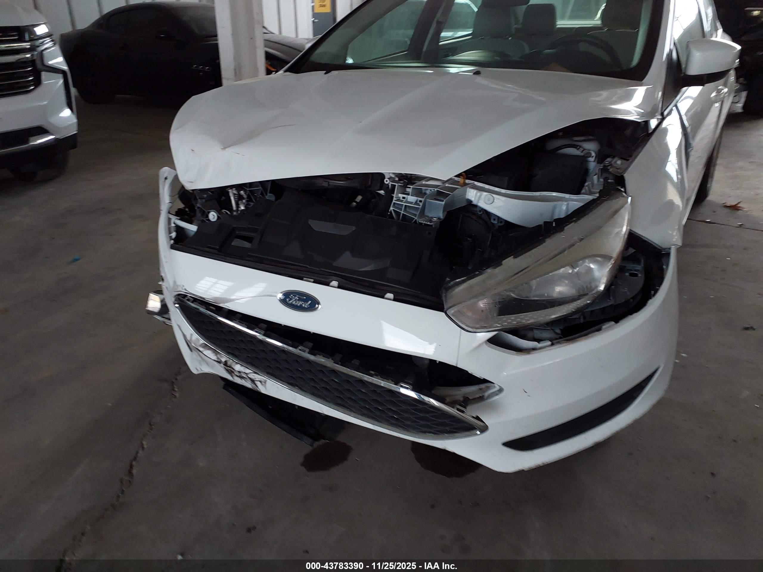 FORD FOCUS image 6