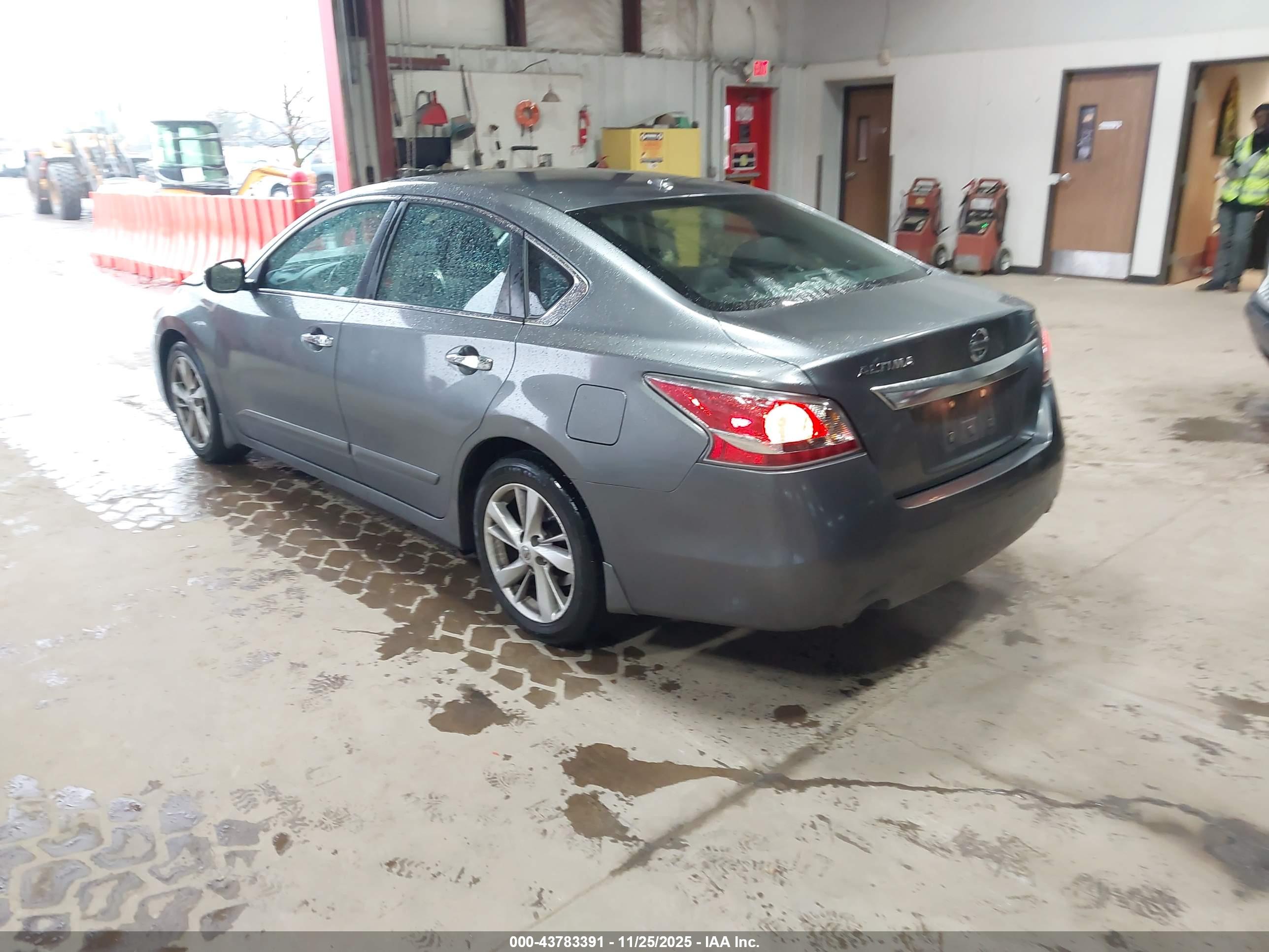 NISSAN ALTIMA image 3