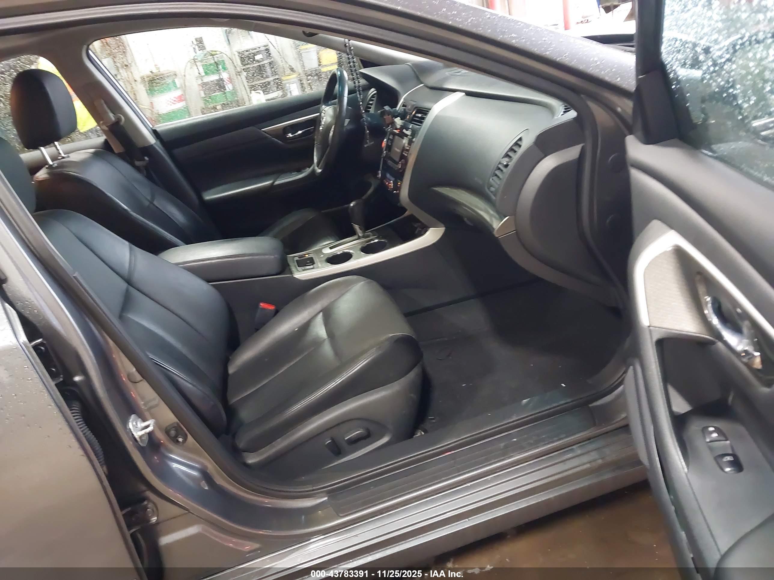 NISSAN ALTIMA image 5