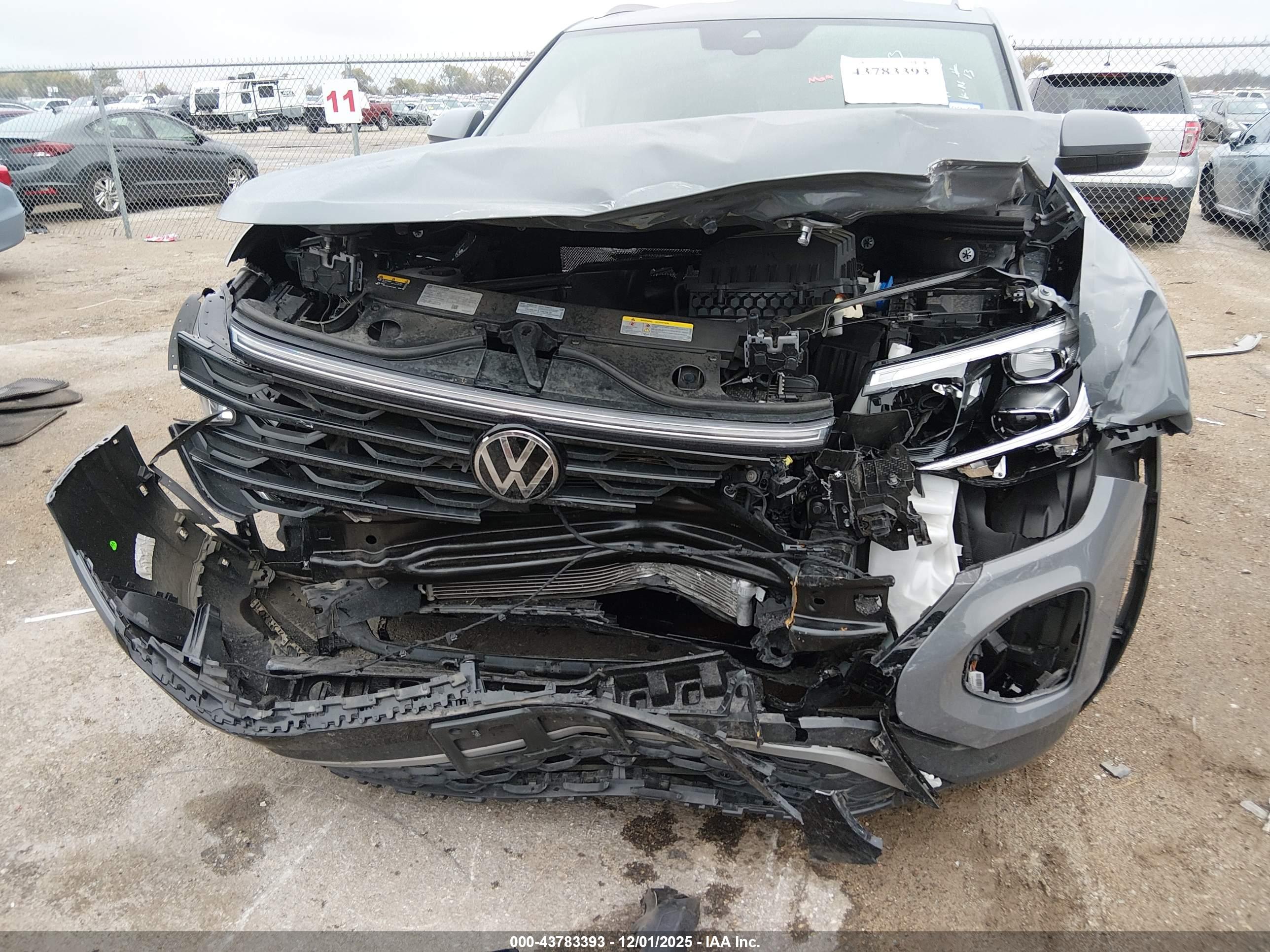VOLKSWAGEN ATLAS image 6