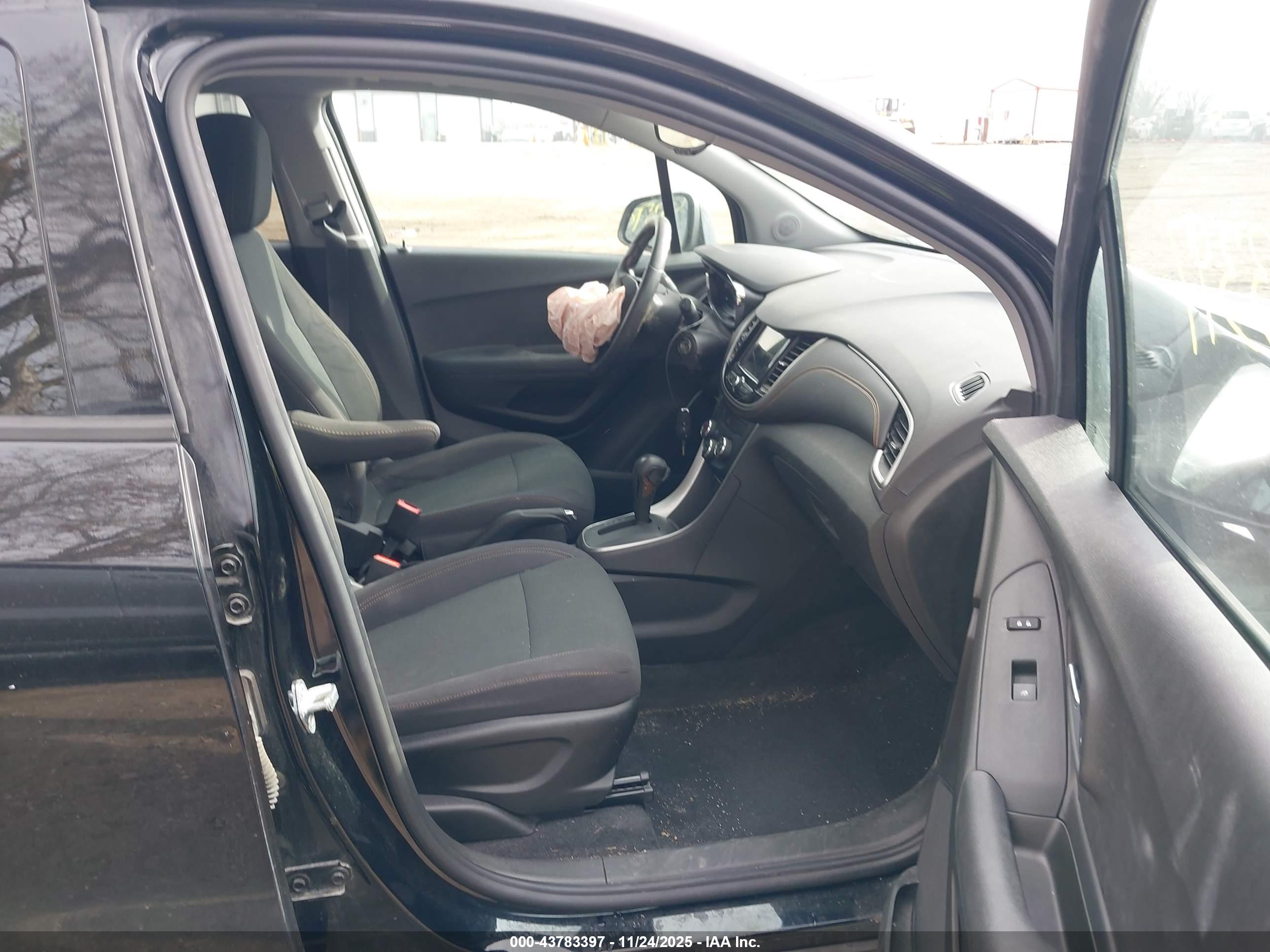 CHEVROLET TRAX image 5