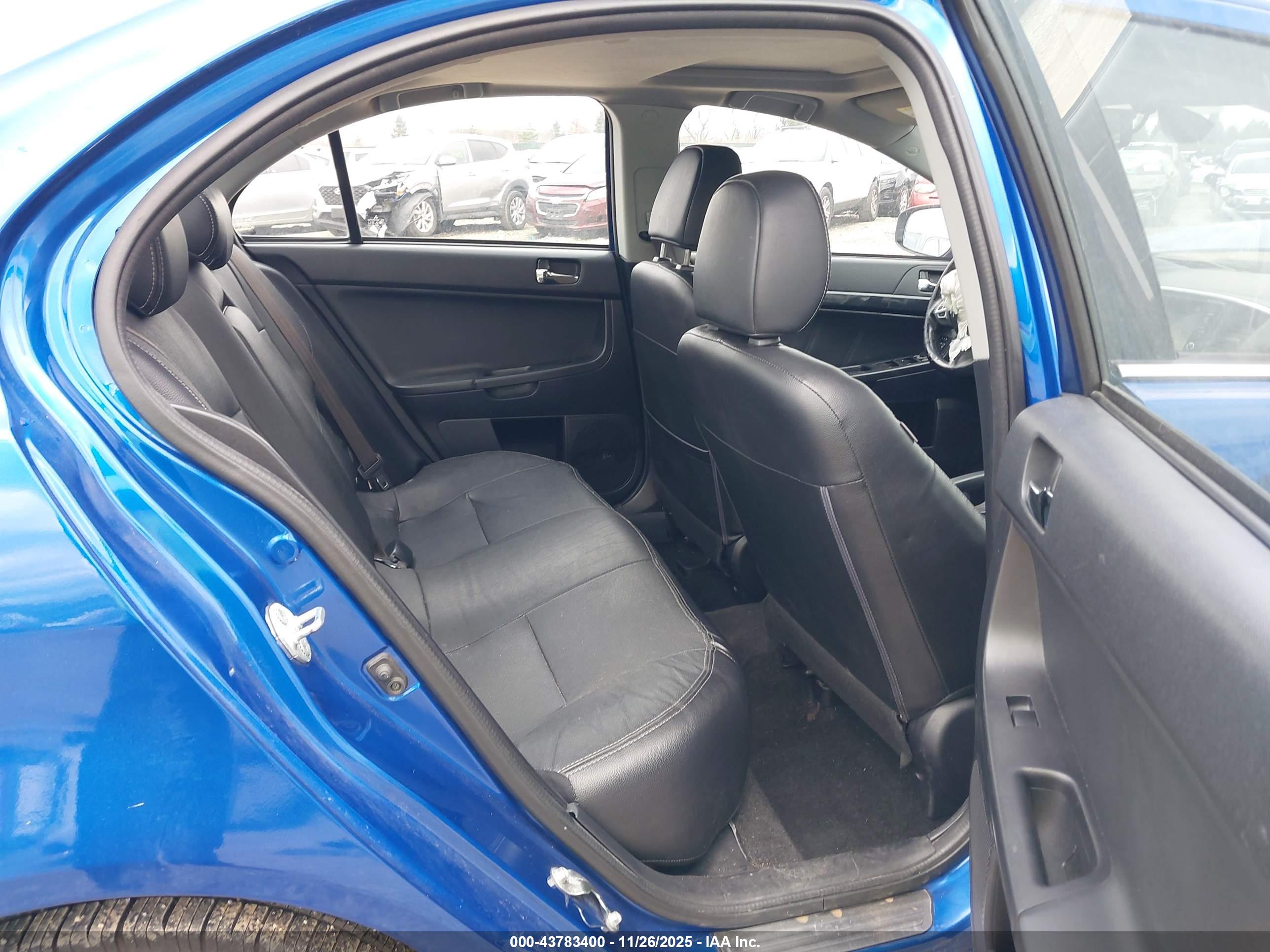 MITSUBISHI LANCER image 8