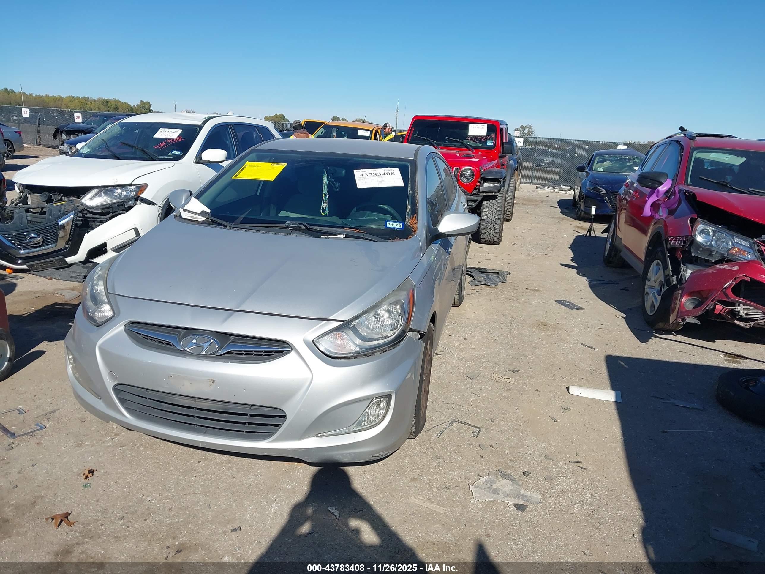 HYUNDAI ACCENT image 2