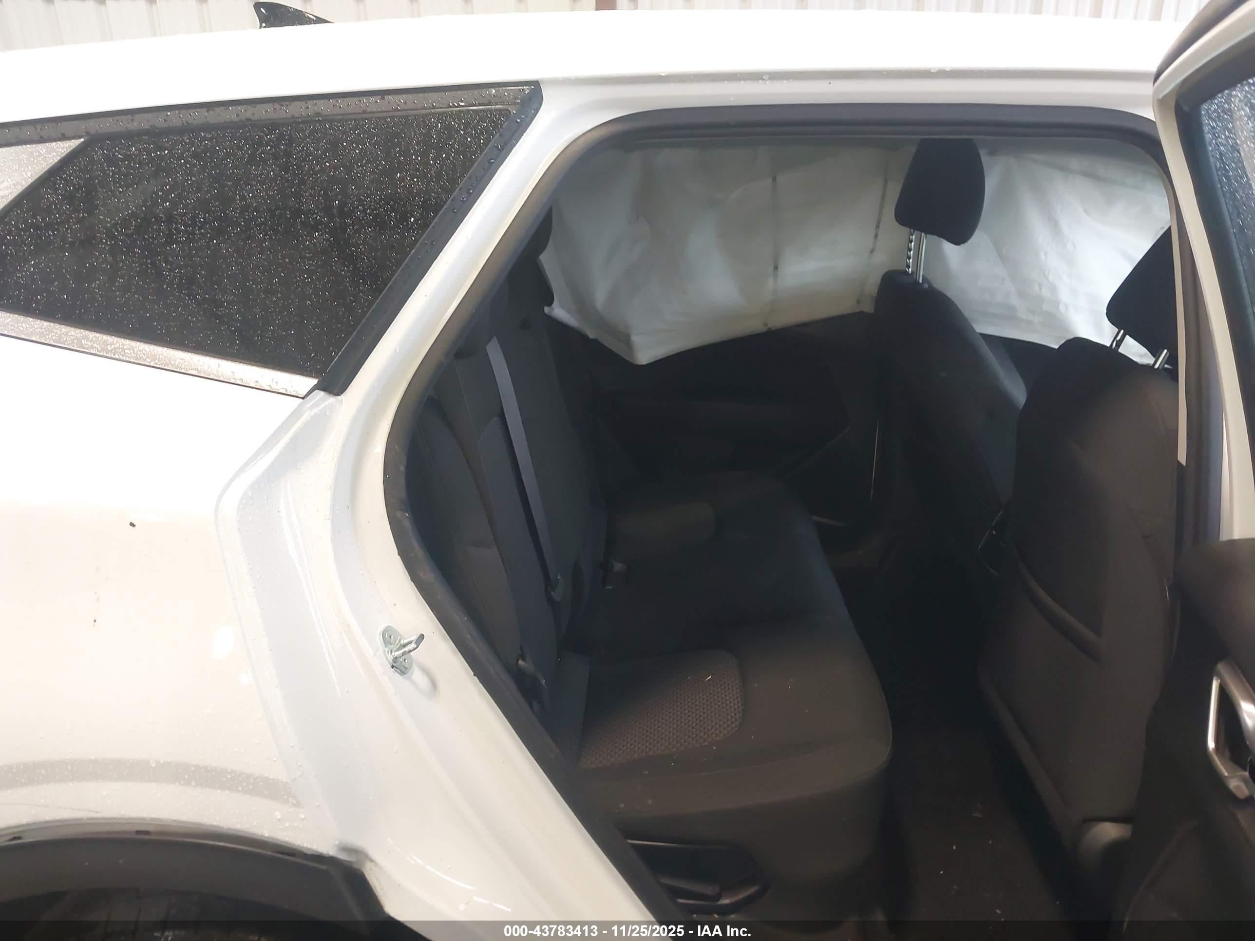 KIA SPORTAGE image 8