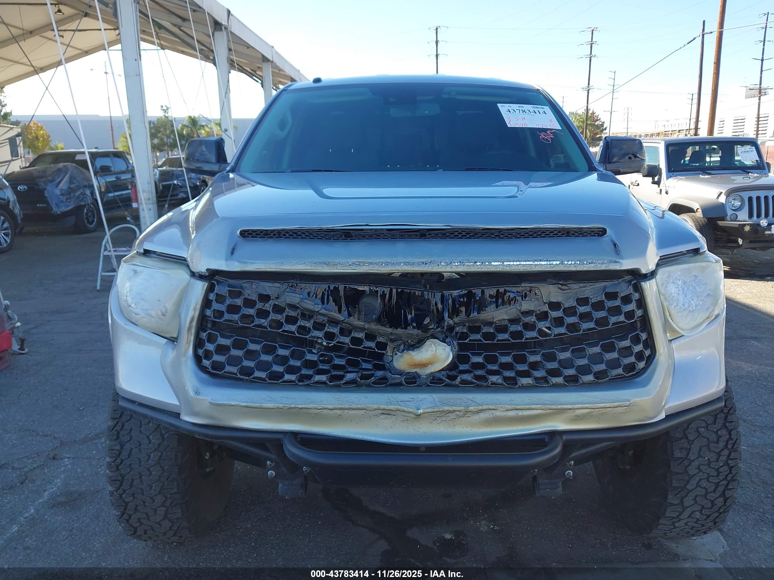 TOYOTA TUNDRA image 6