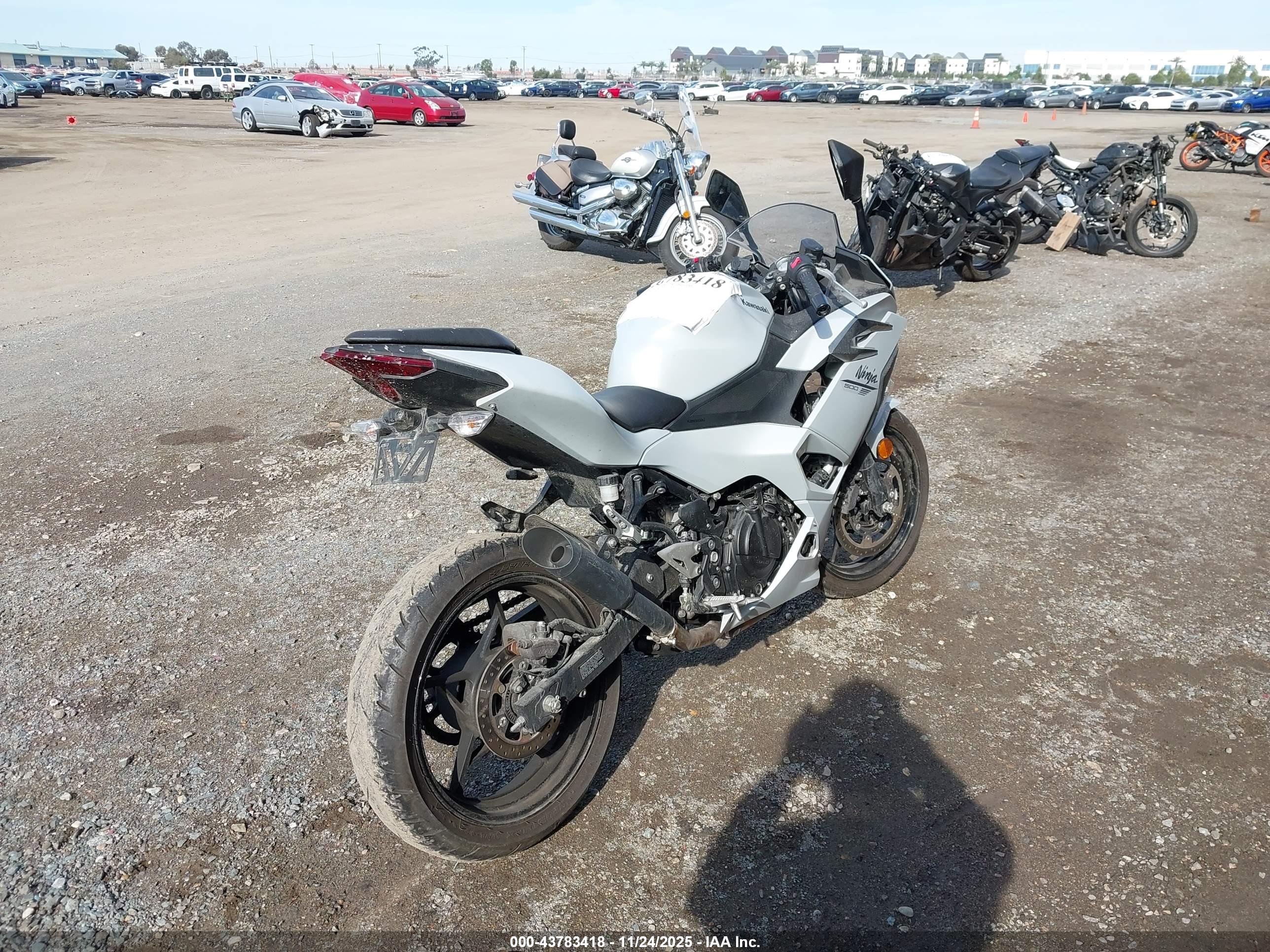KAWASAKI EX500 image 4