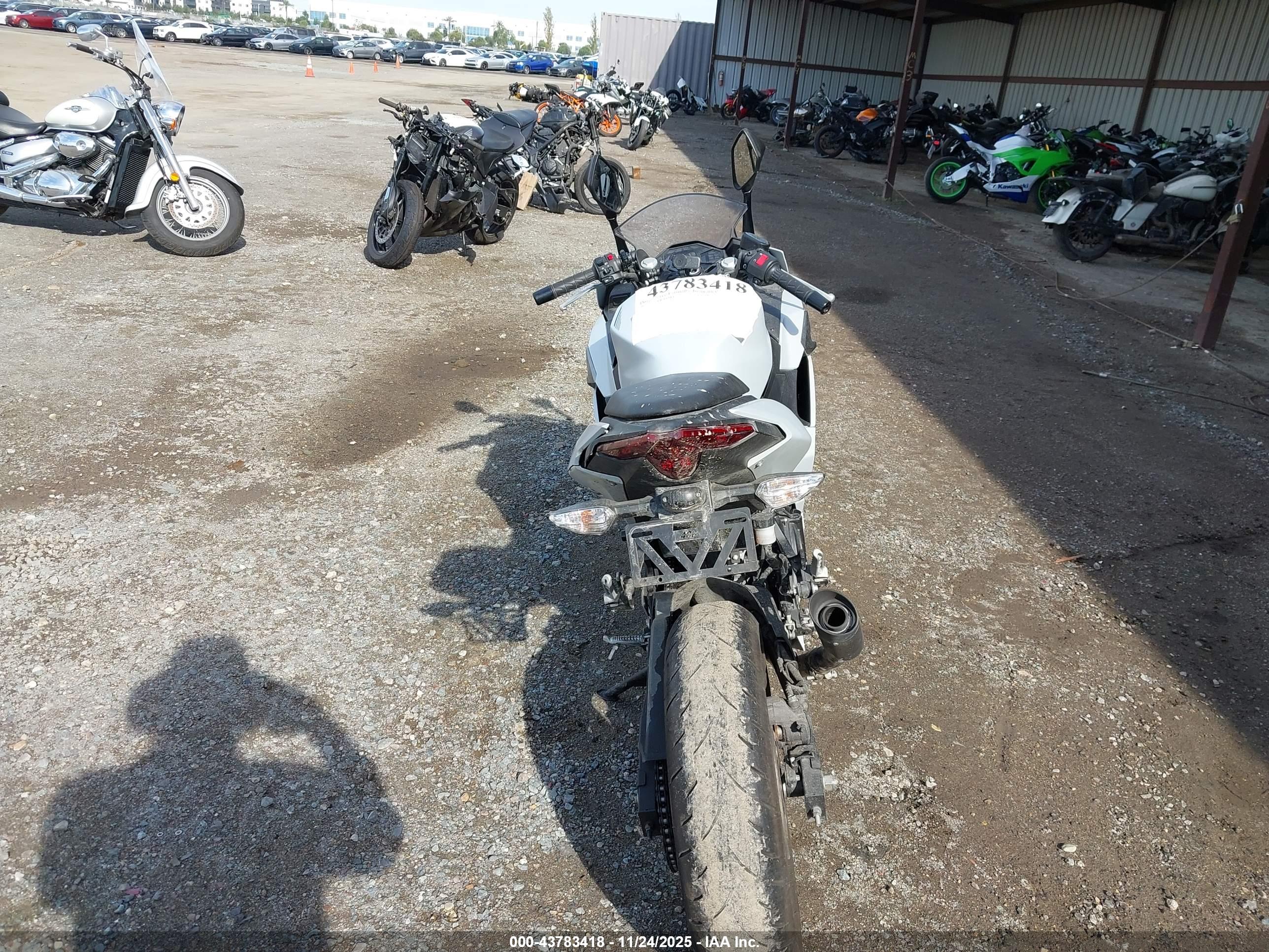 KAWASAKI EX500 image 6