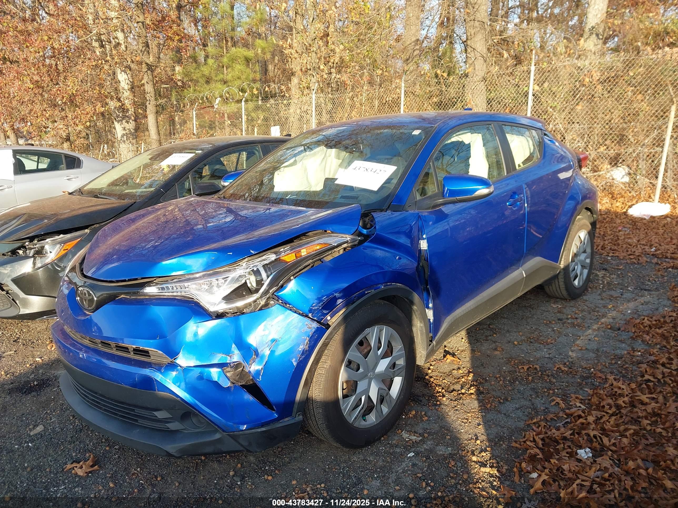 TOYOTA C-HR image 2