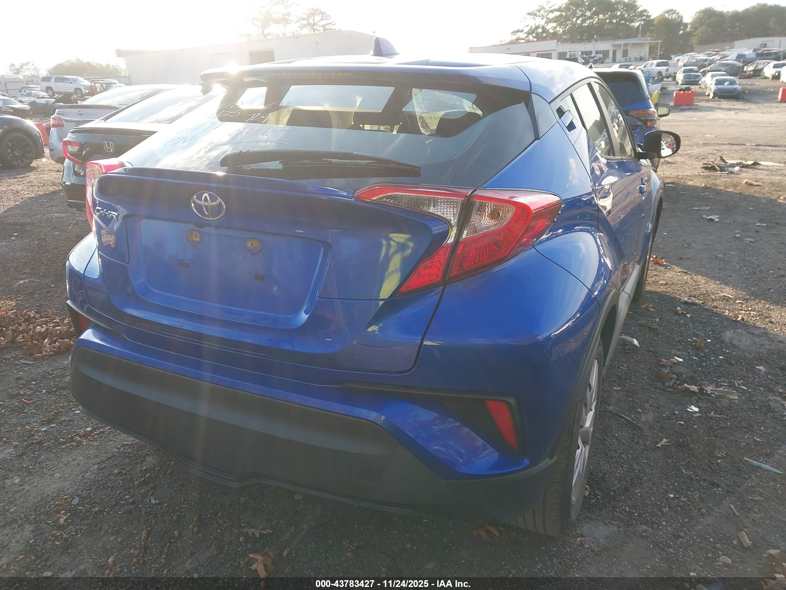 TOYOTA C-HR image 4