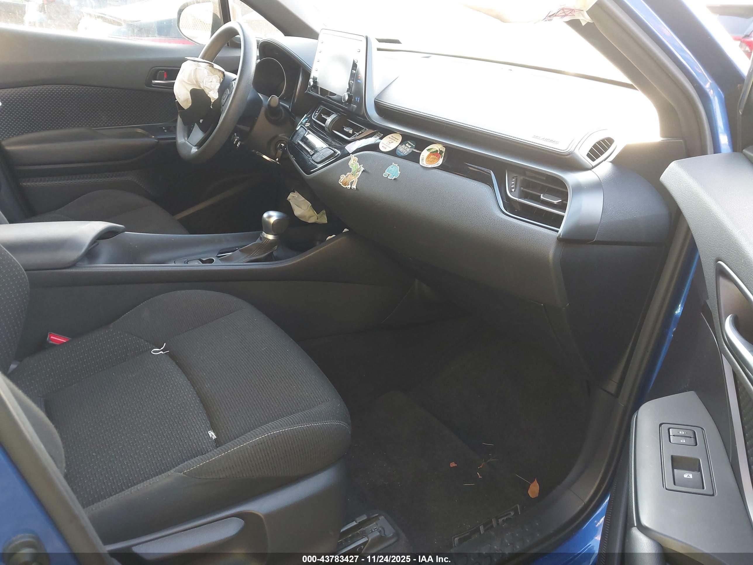 TOYOTA C-HR image 5